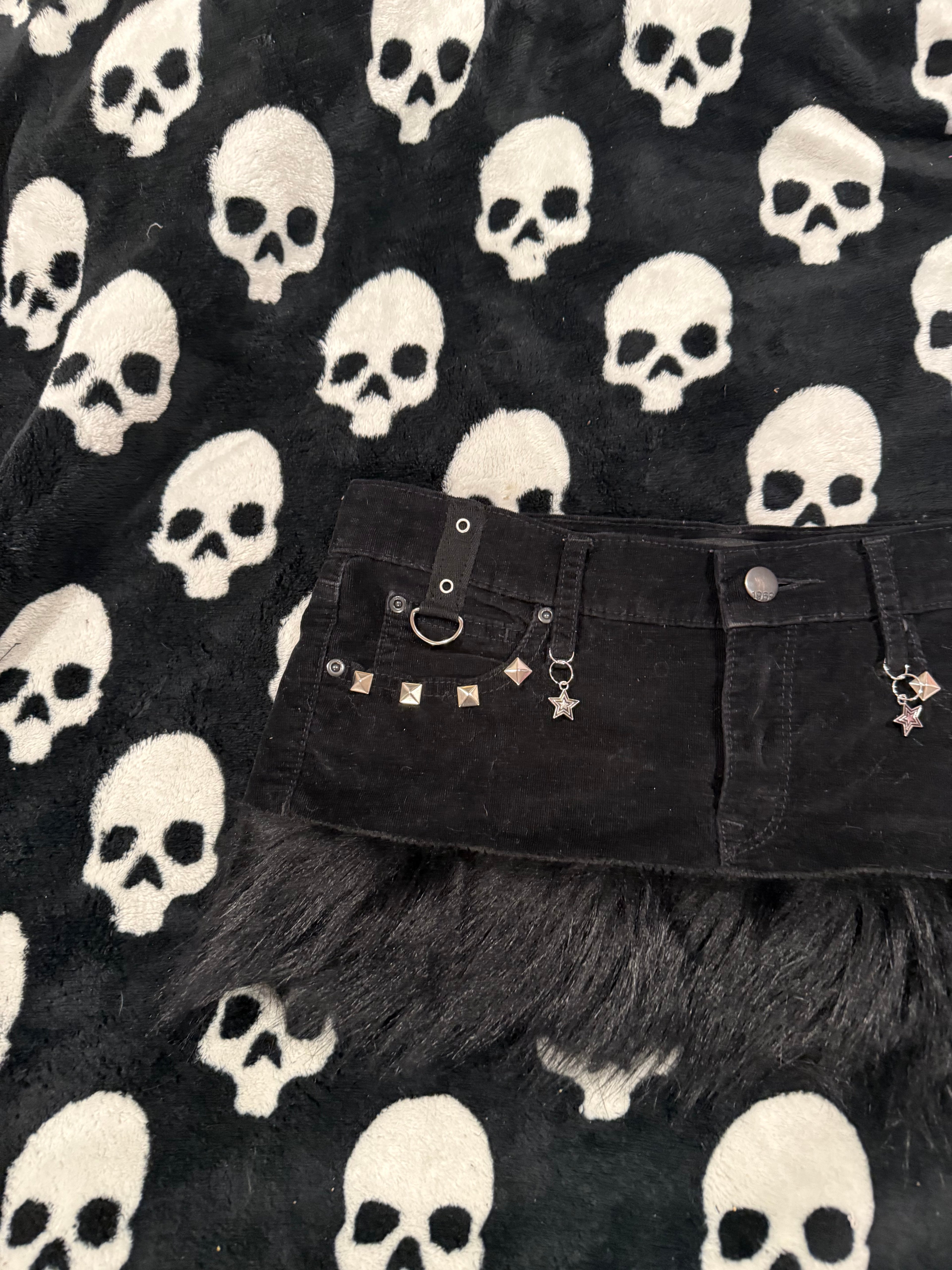 black fur studded skirt size s