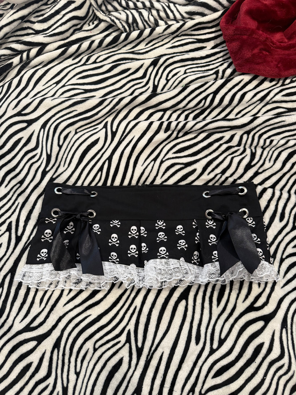 lace up ruffle skull skirt size m