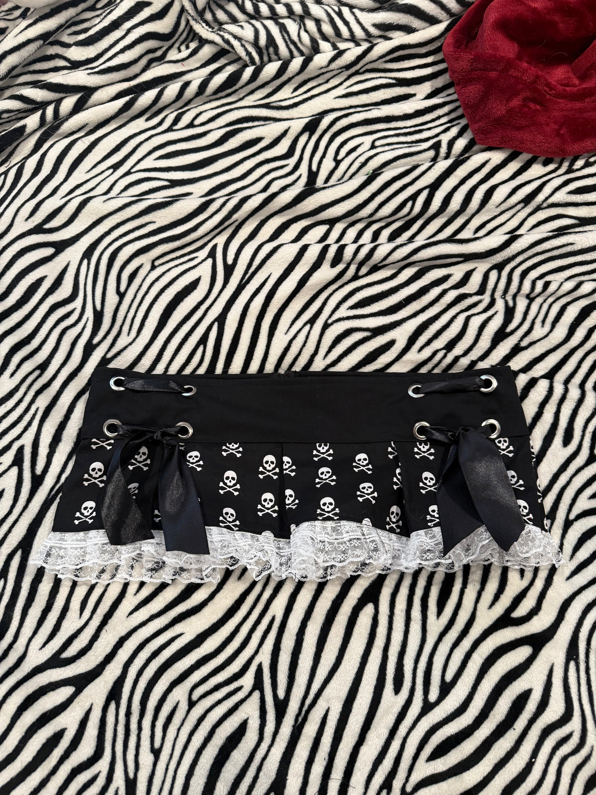 lace up ruffle skull skirt size m