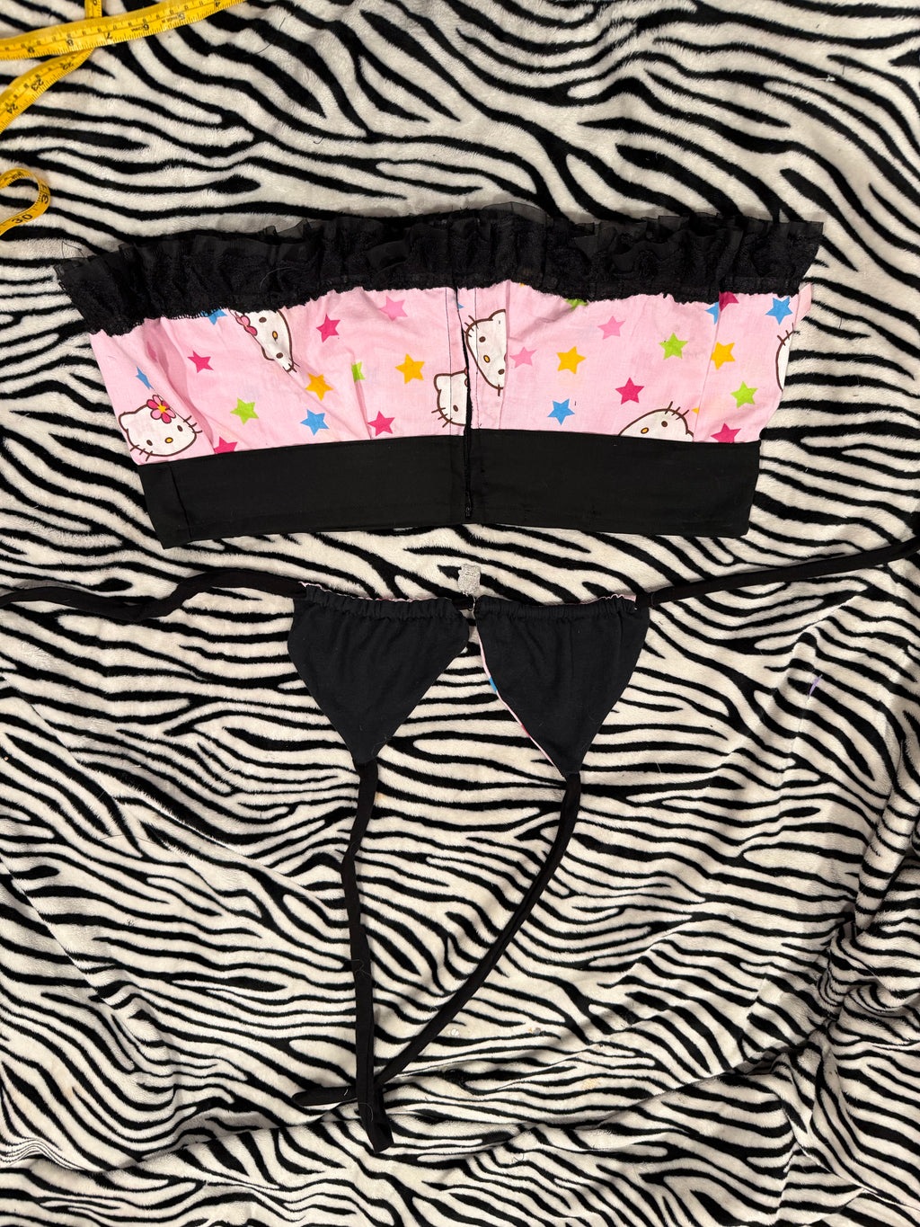 hello kitty rave set size m