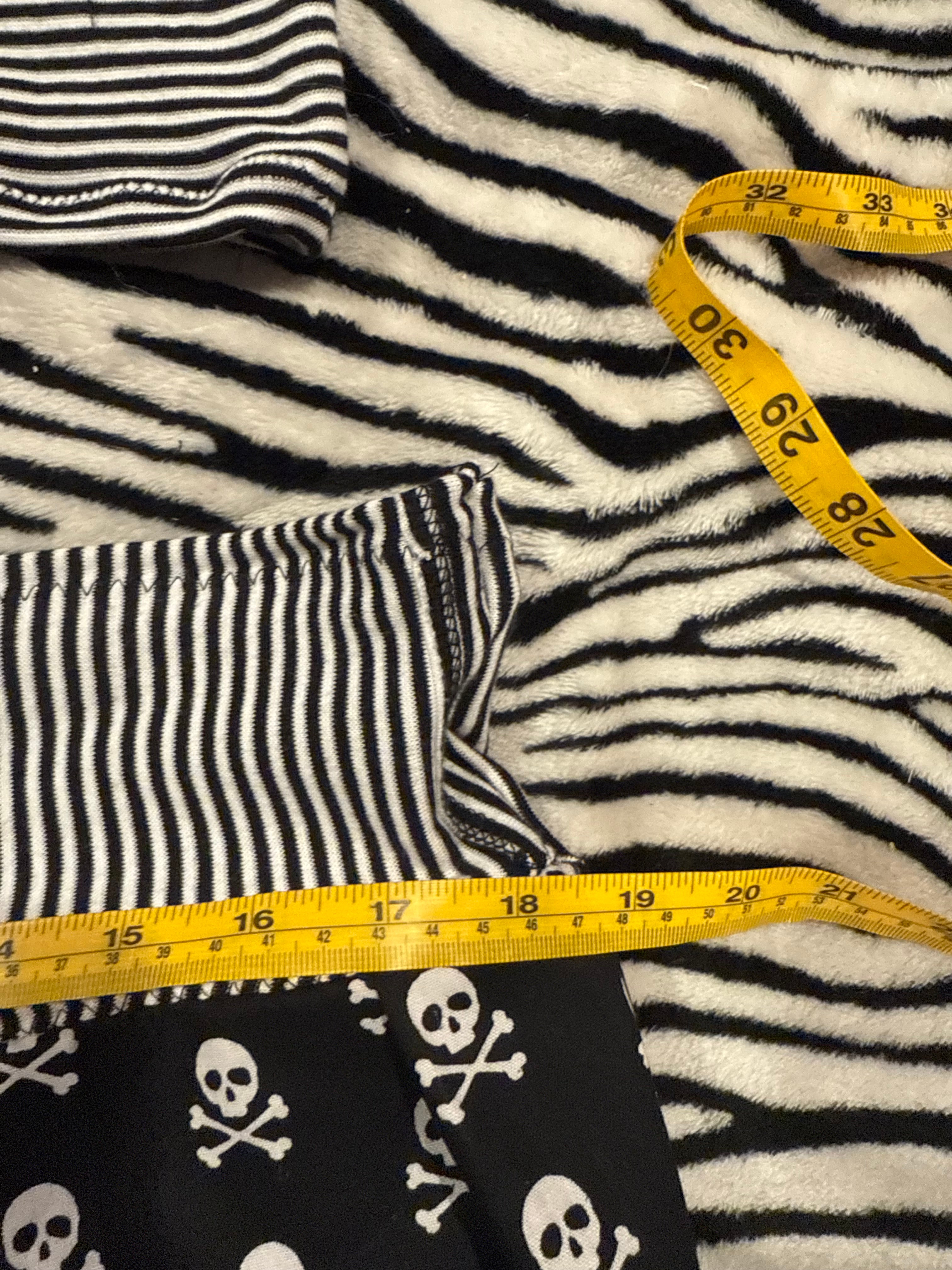 striped skull set size m