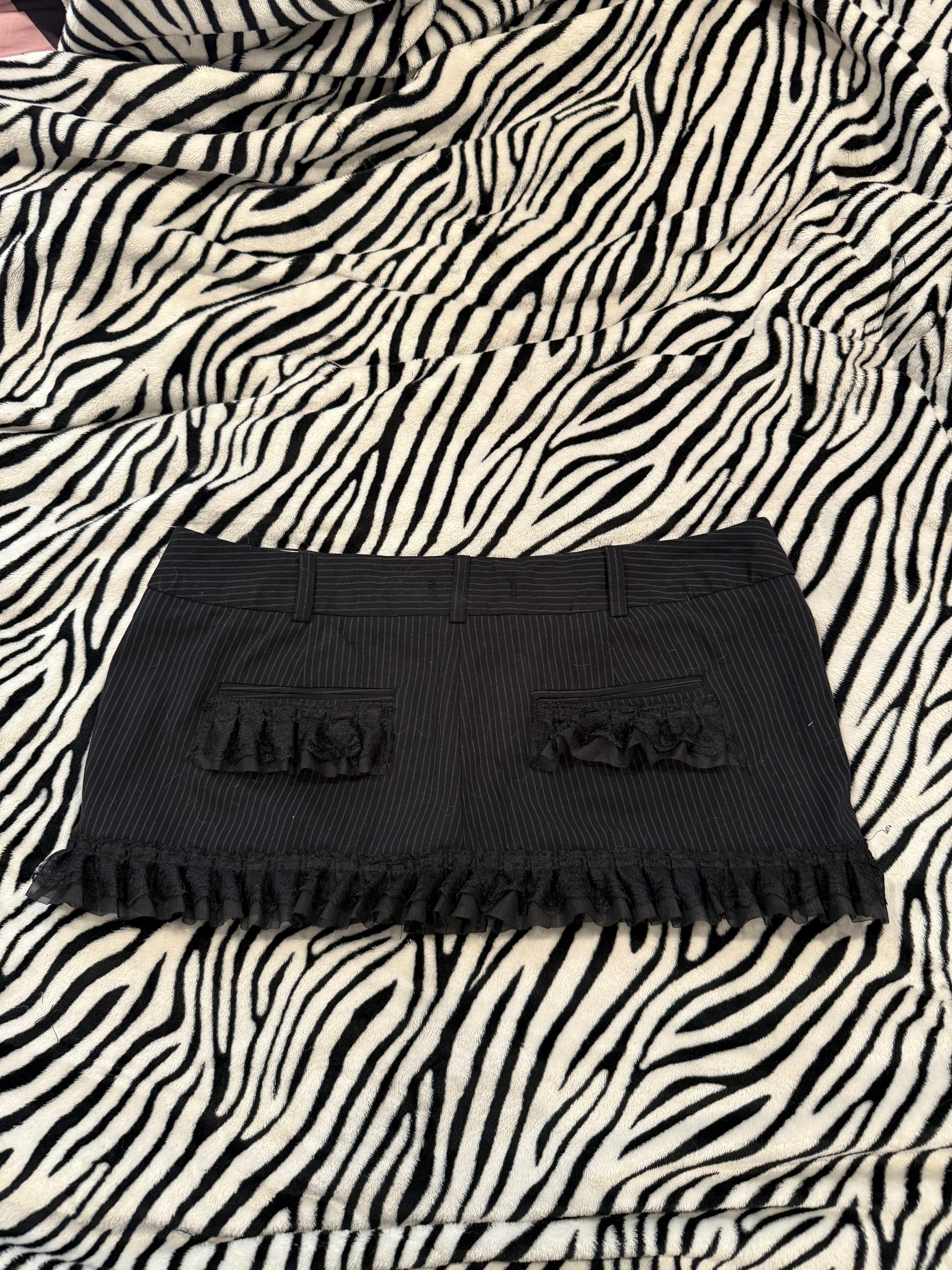 brass knuckle pinstripe skirt size L