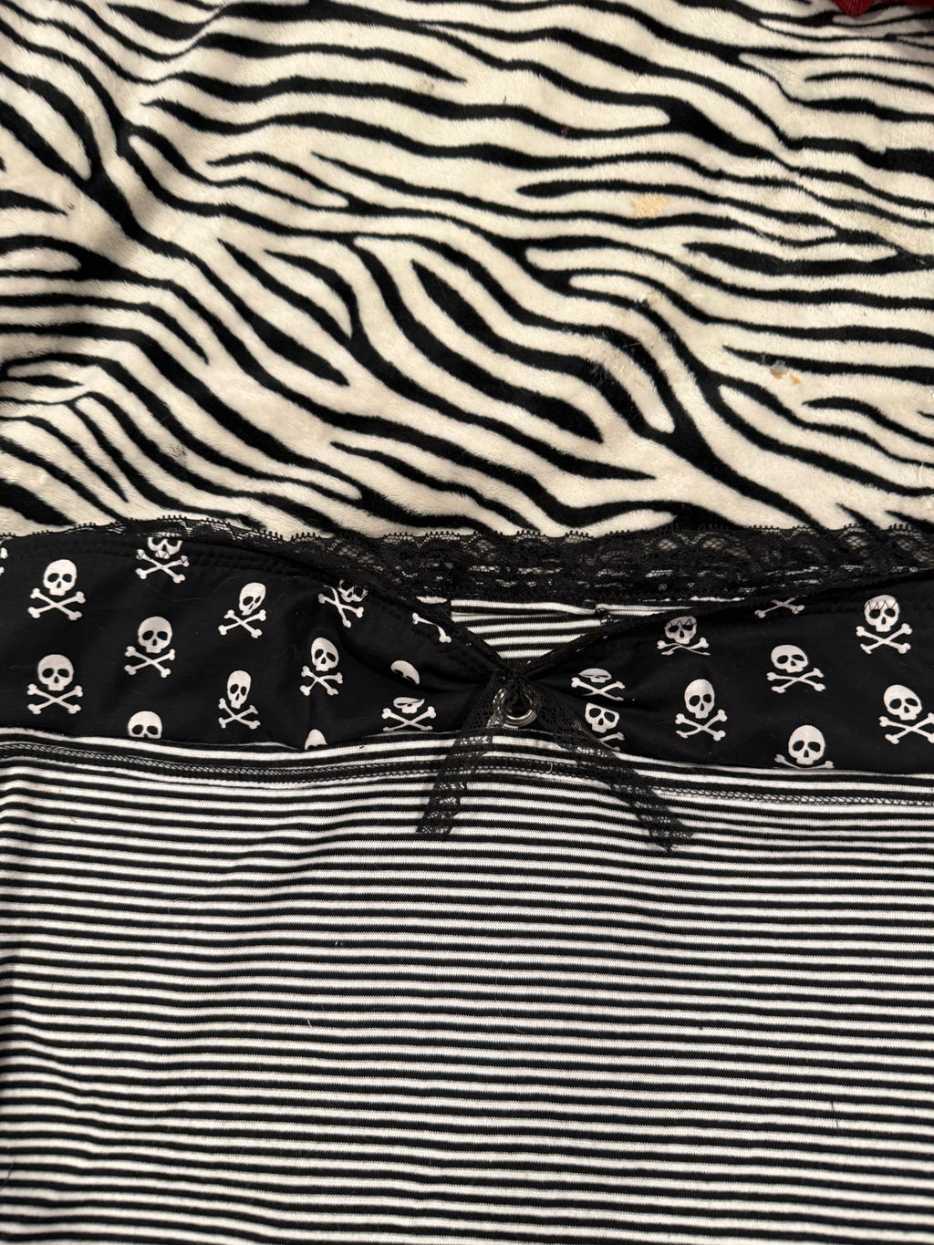 striped skull set size m