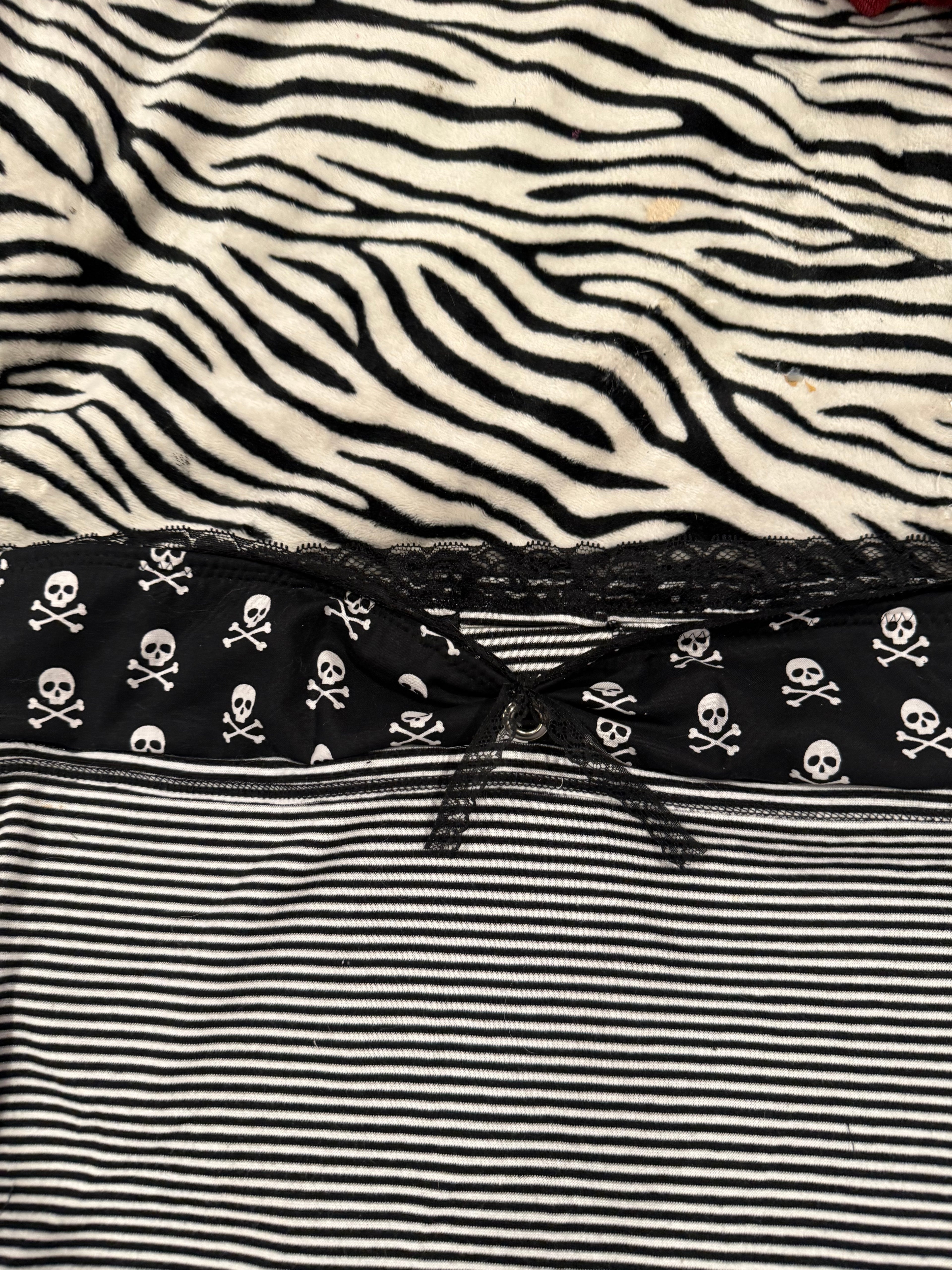 striped skull set size m