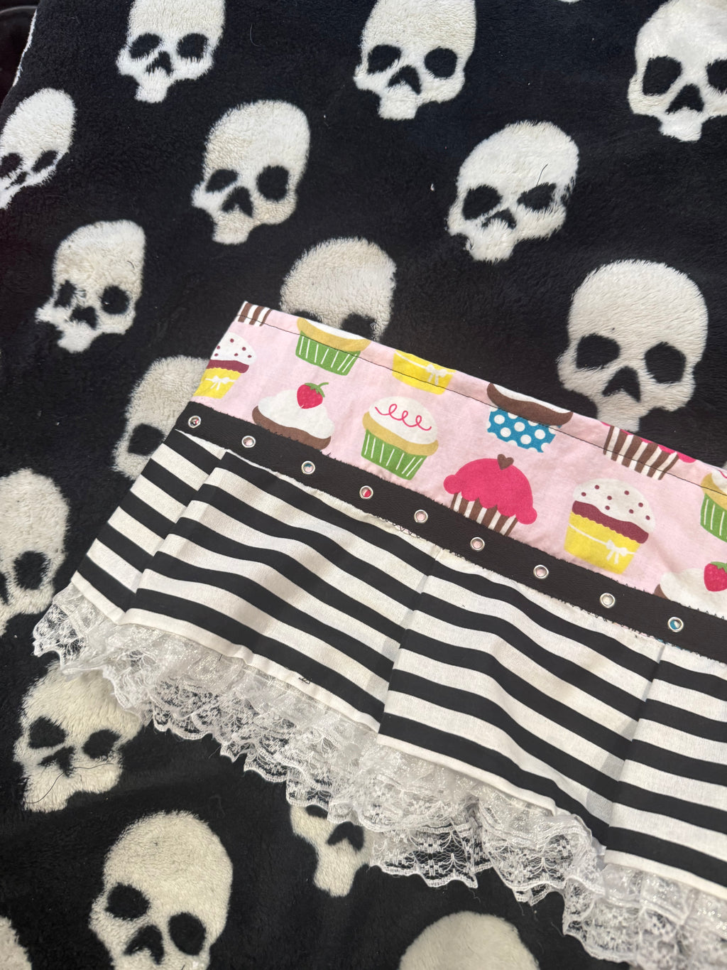 striped cupcake lace up grommet skirt size s