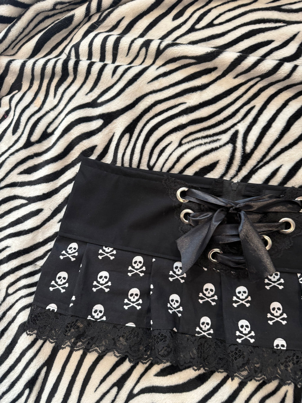 lace up corset skull skirt size s