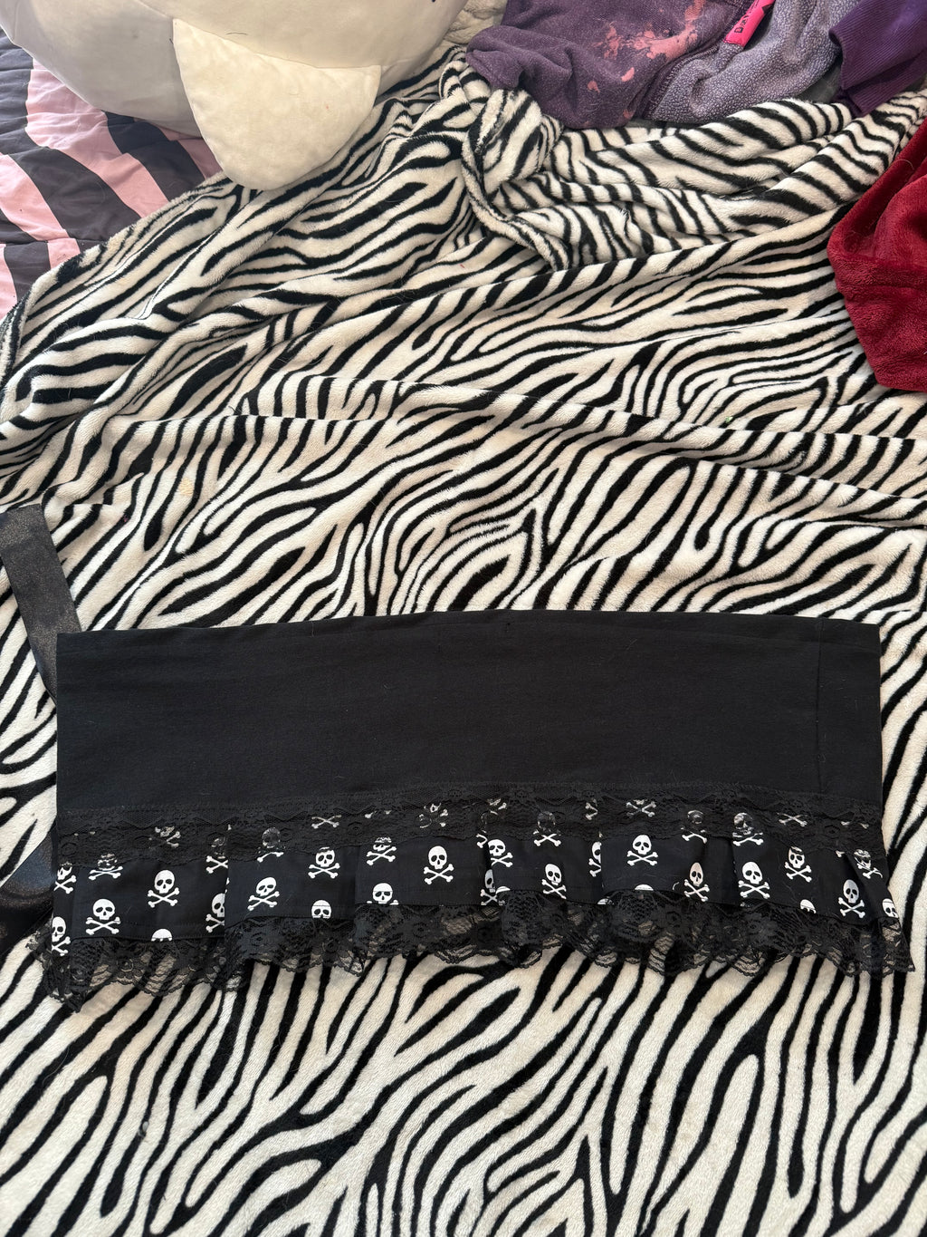 lace up skull skirt size 2xl
