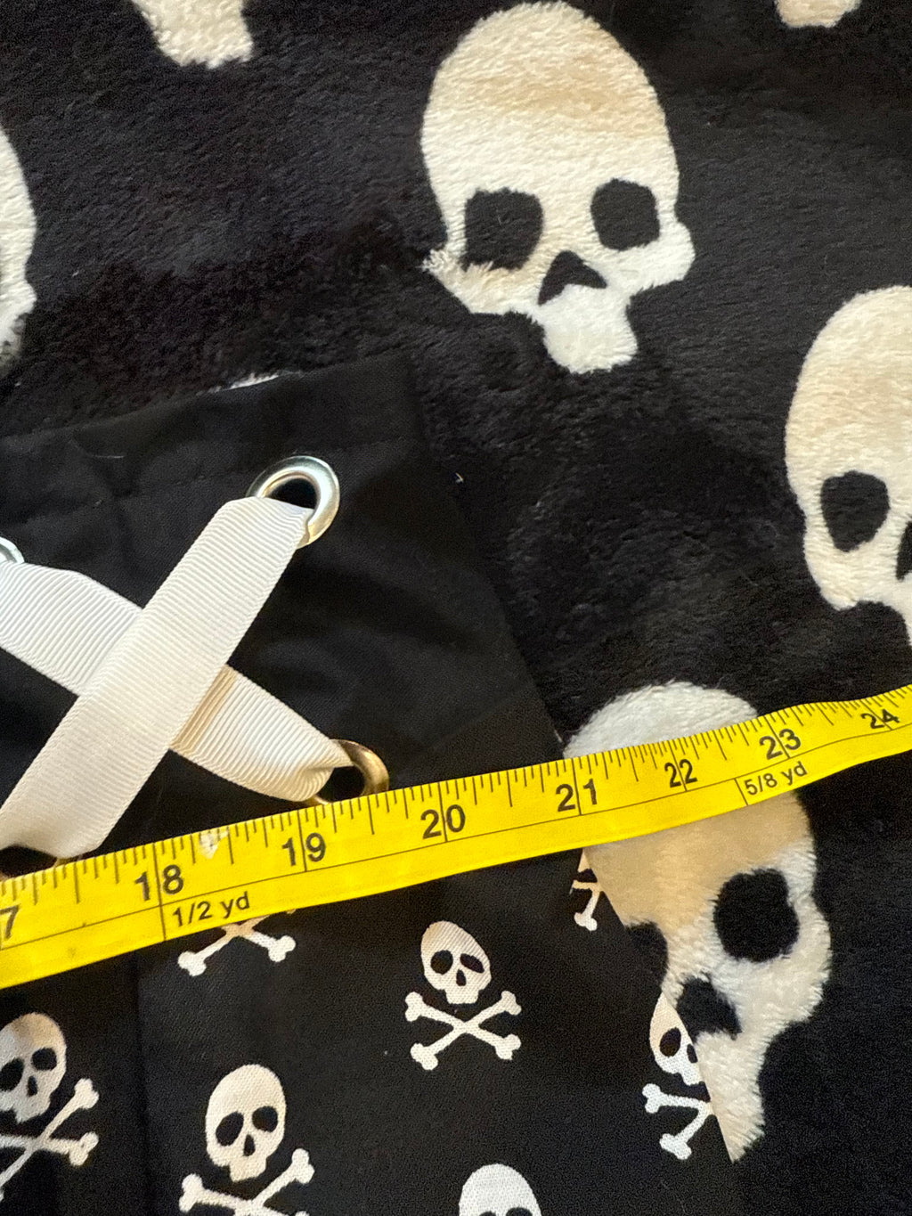 black & white lace up skull skirt size L