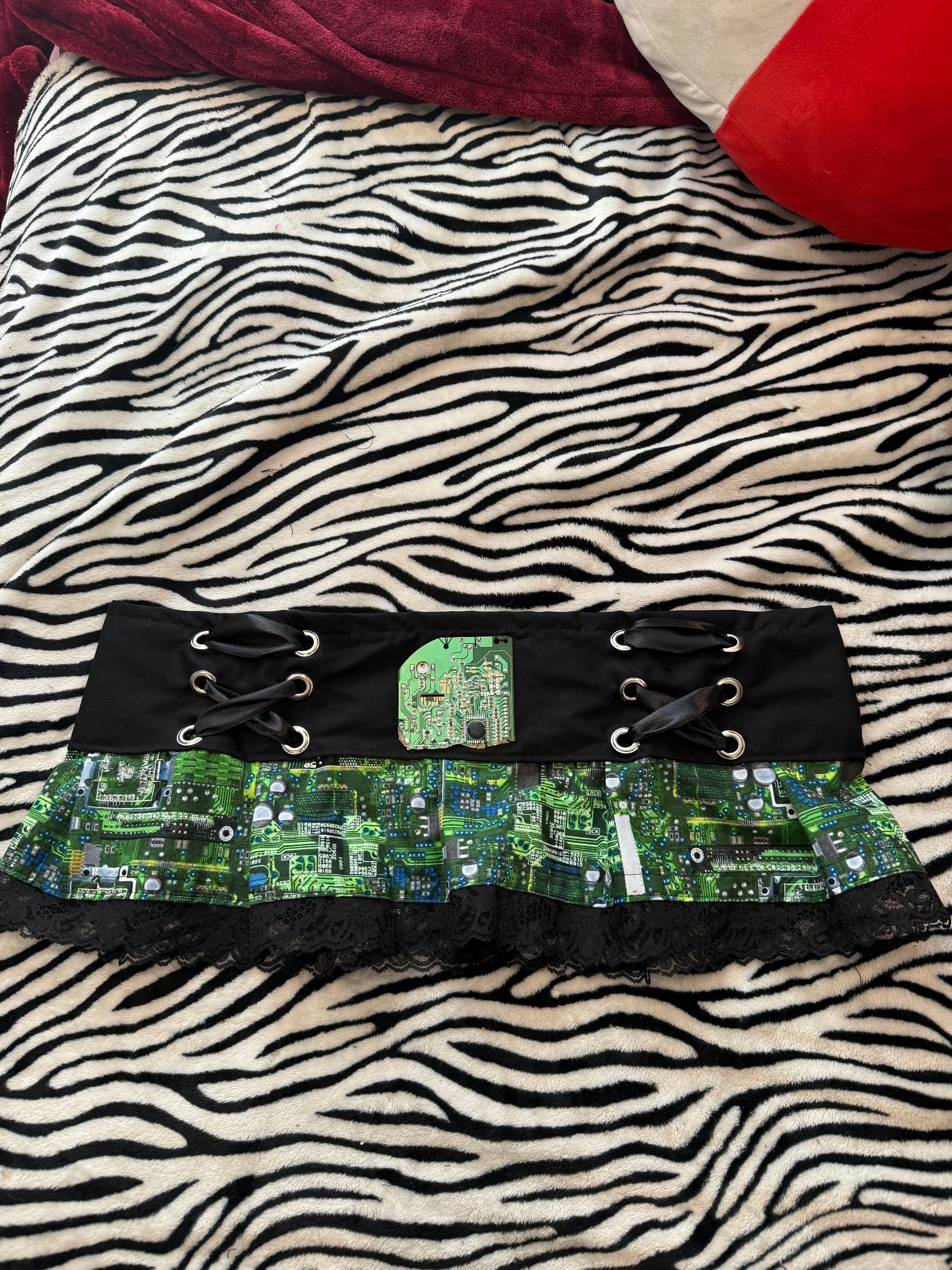 circuit board lace up skirt size L