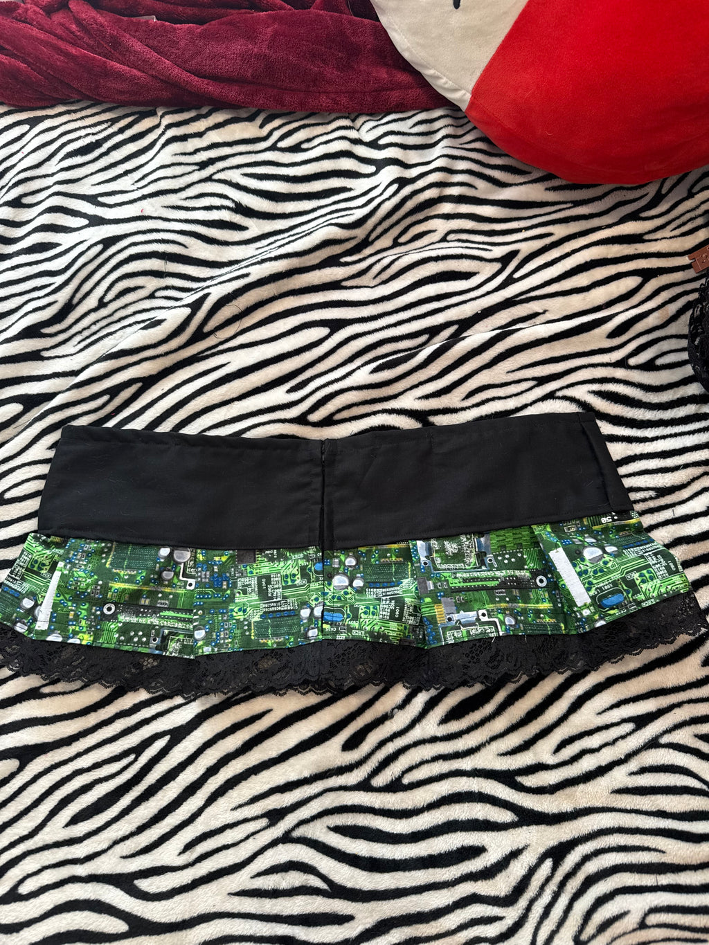 circuit board lace up skirt size L