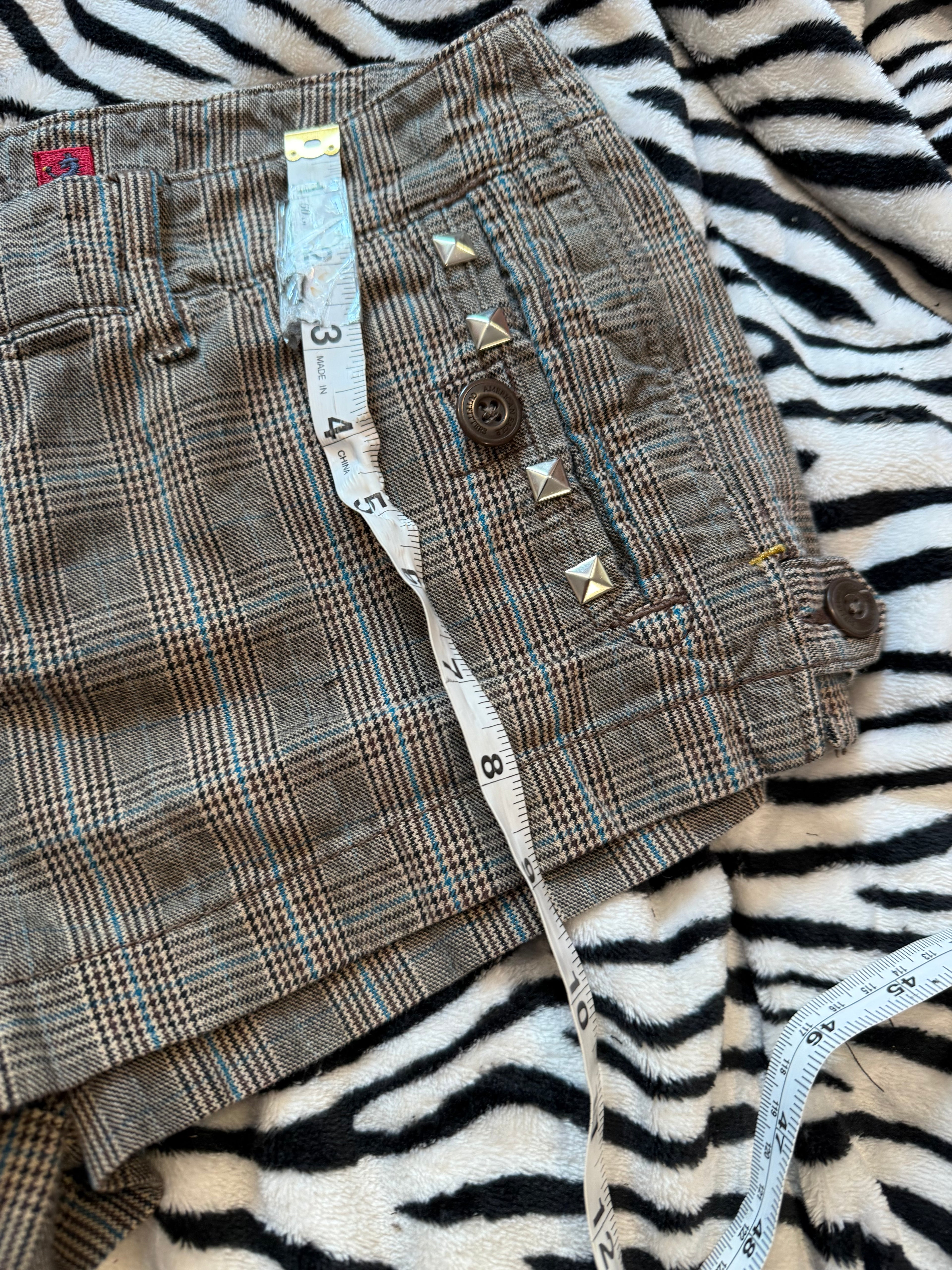 Plaid brass knuckle shorts size m