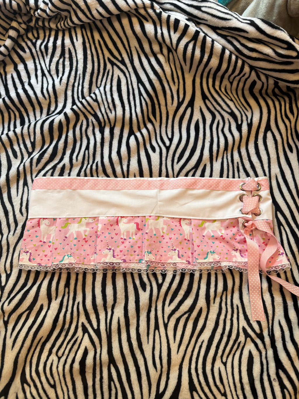 pink & white unicorn lace up skirt size L