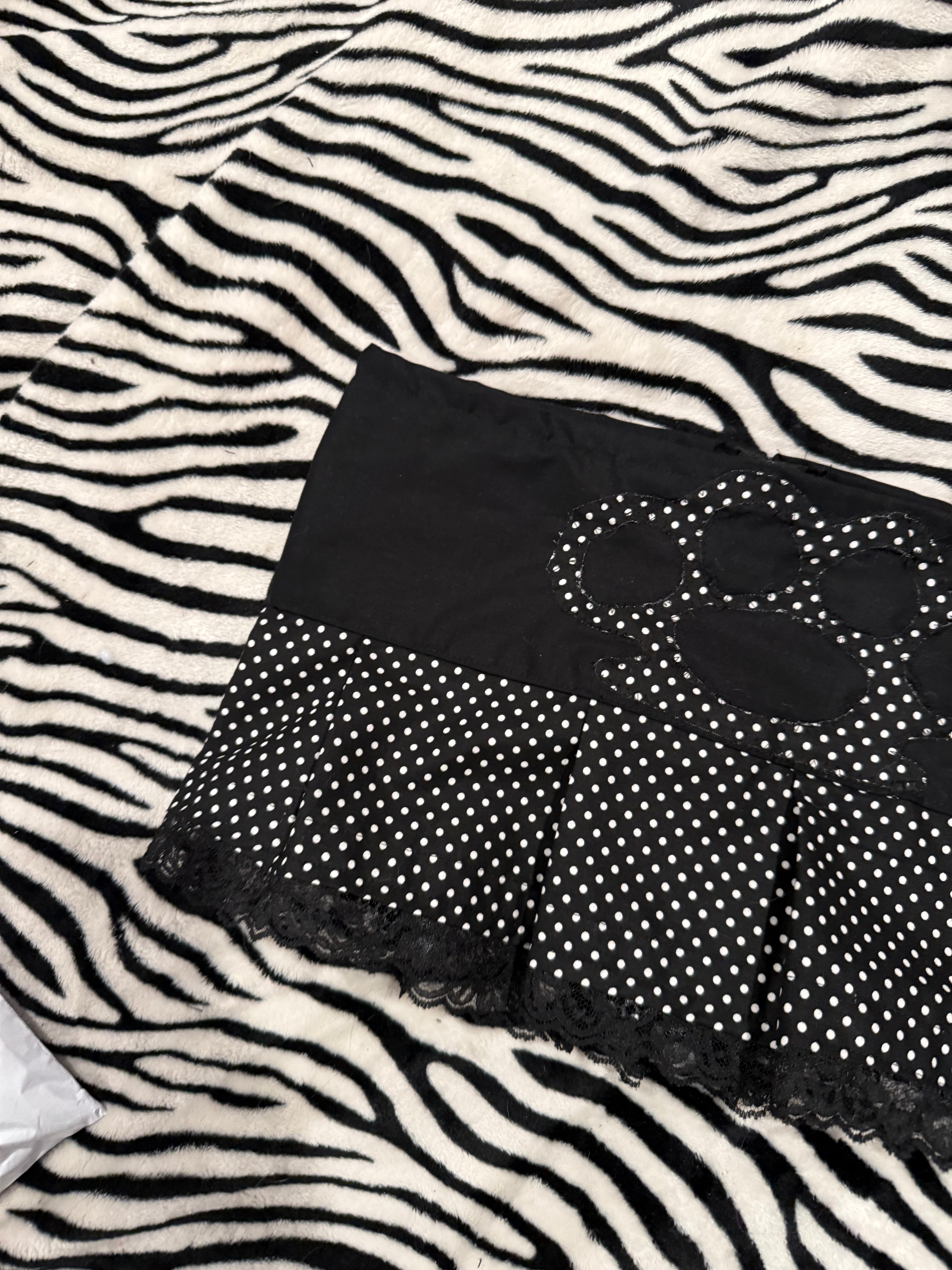 polka dot brass knuckle skirt size s