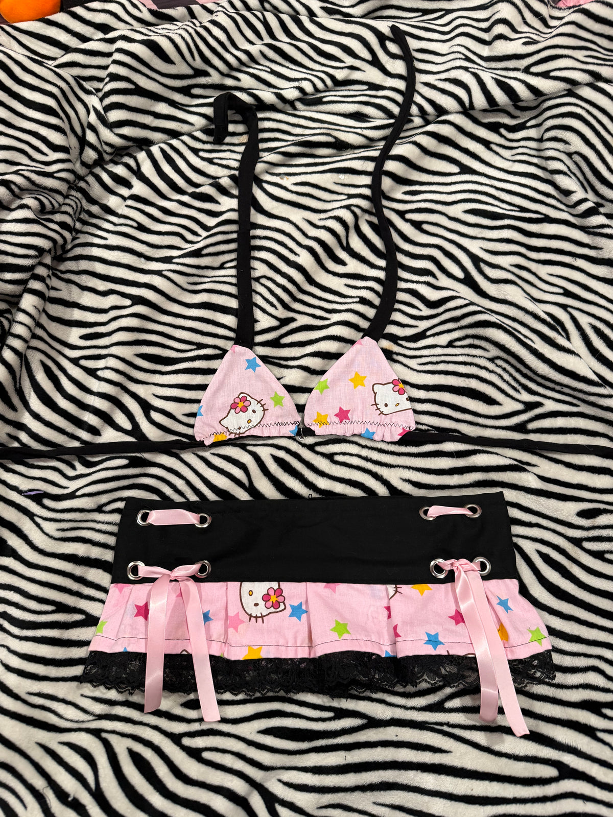 hello kitty rave set size xs