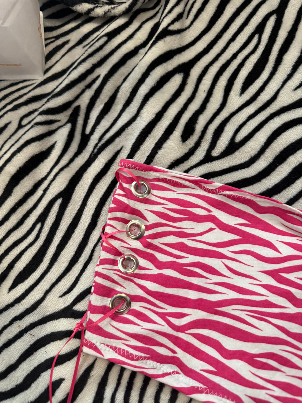 pink & white zebra set size s