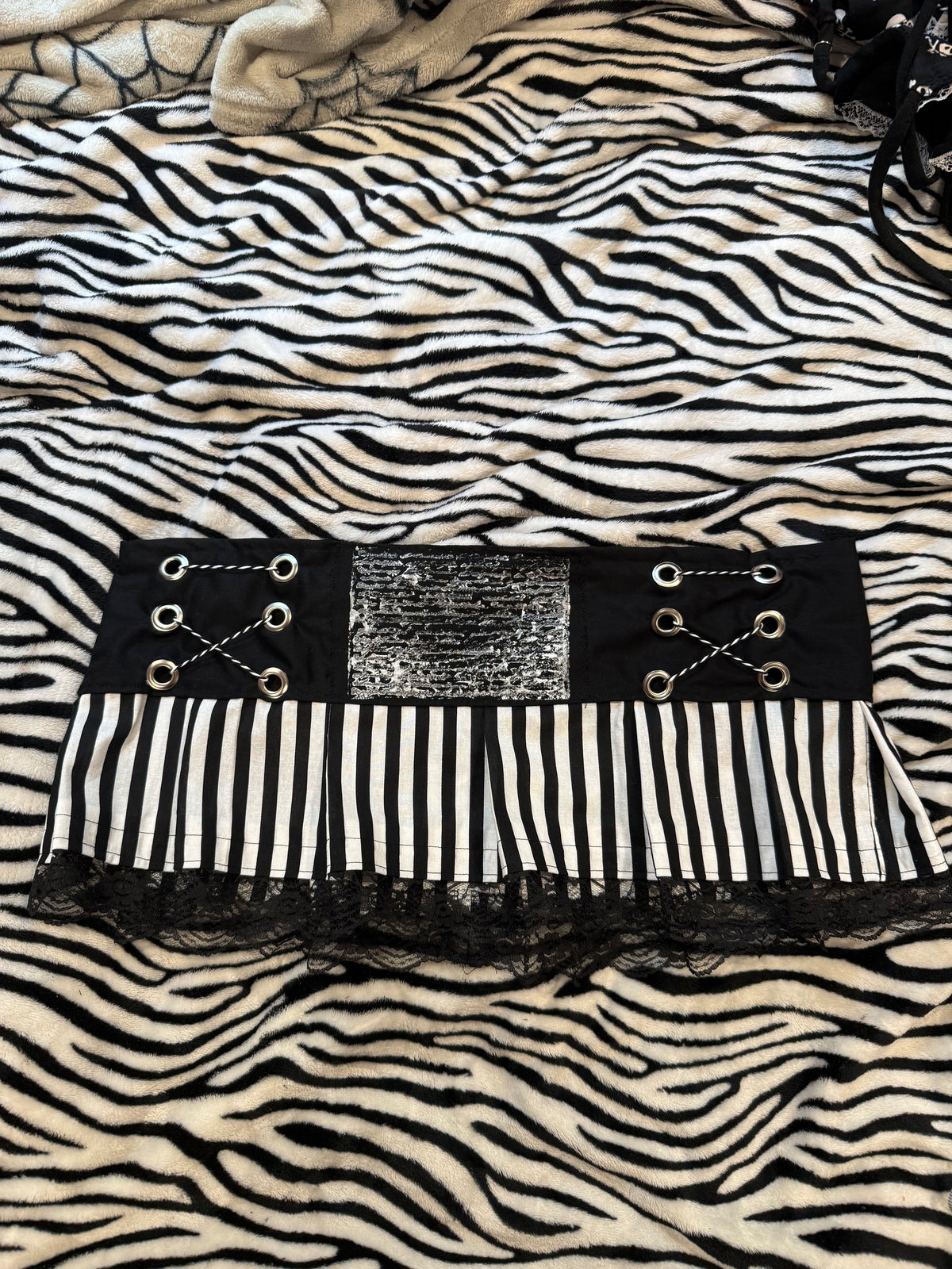 white & black striped script skirt size L