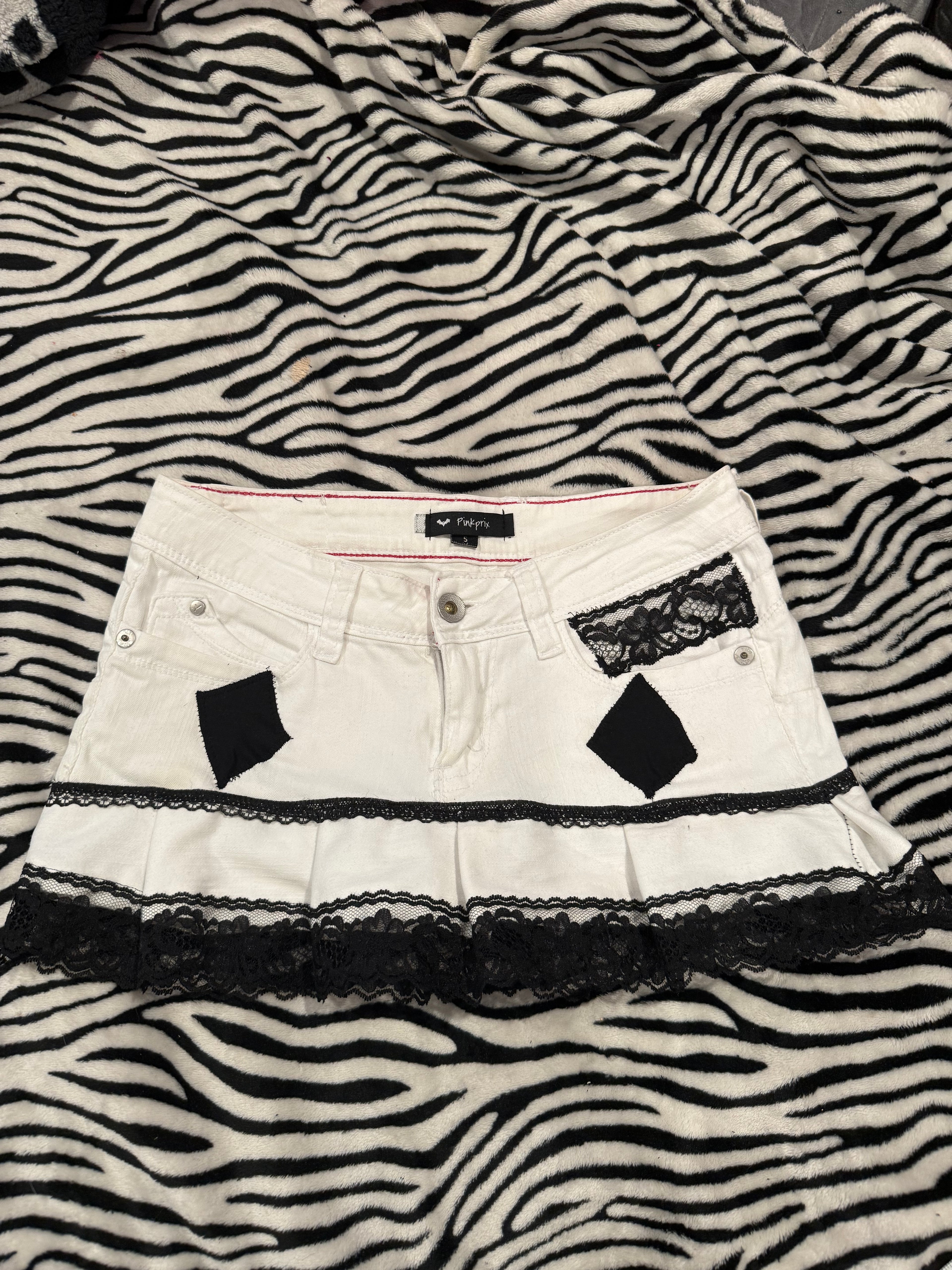 black & white diamond skirt size s/m