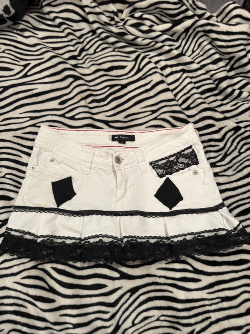 black & white diamond skirt size s/m