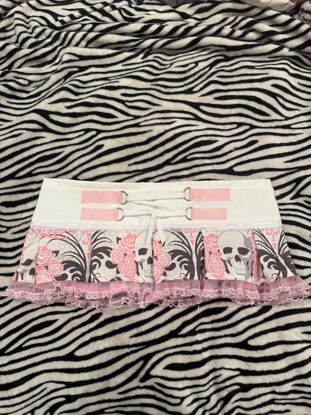 pastel skull lace up skirt size M