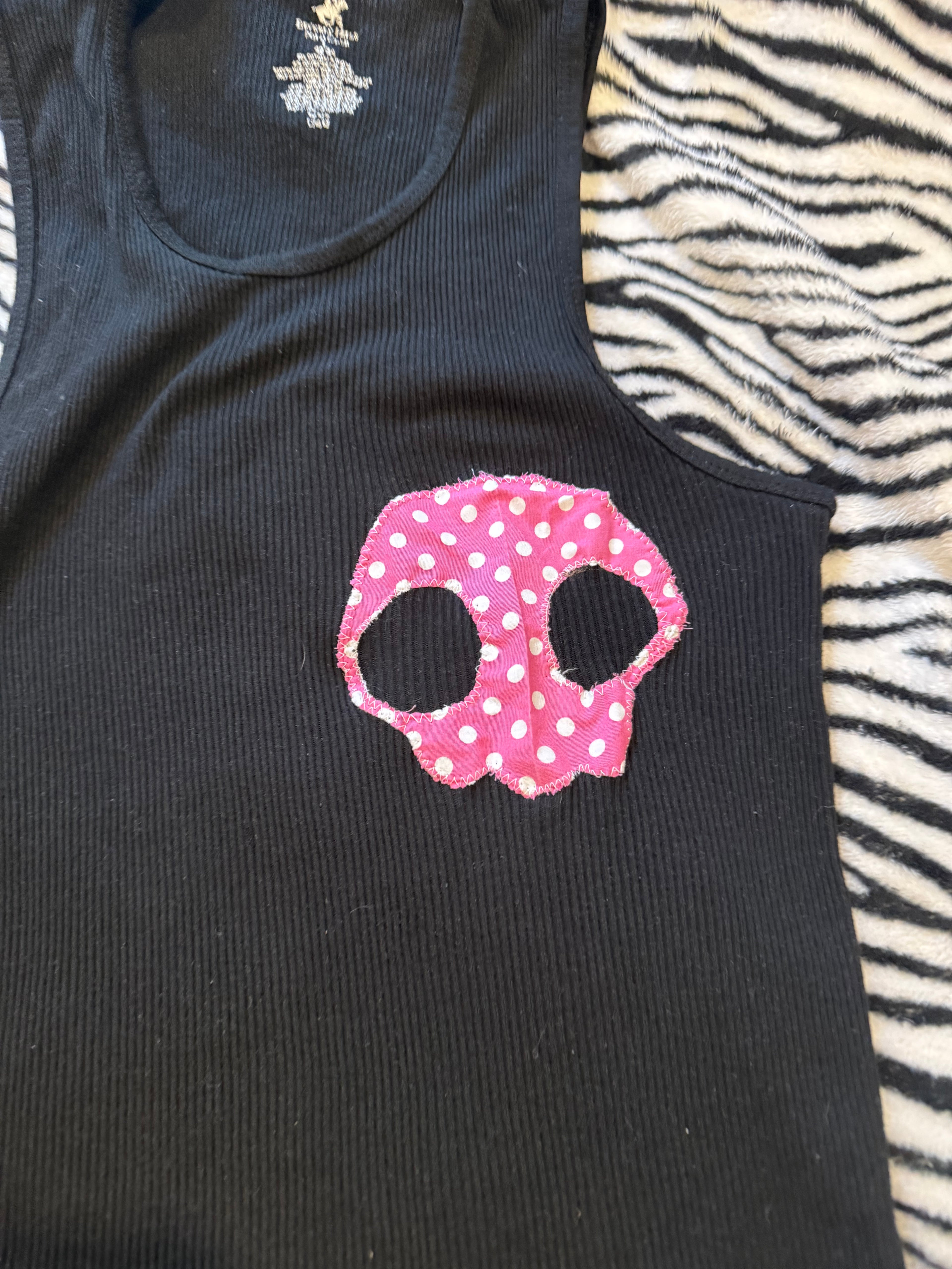 pink & white polka dot skull tank size L