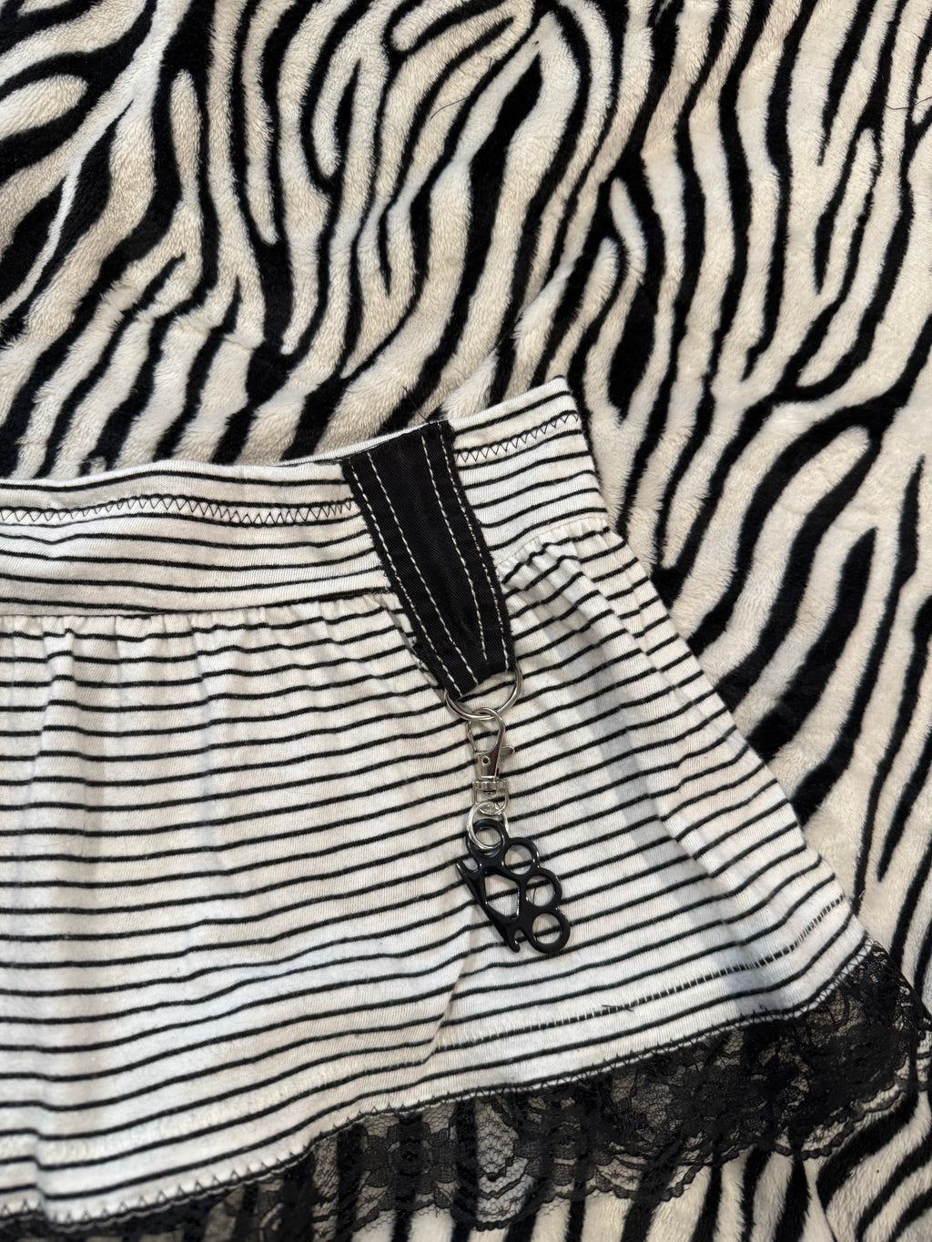 brass knuckle stripe lace skirt size xl/2xl