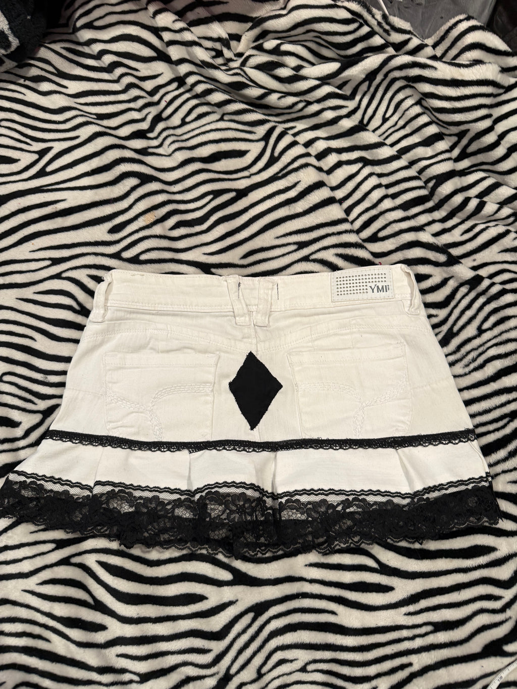black & white diamond skirt size s/m