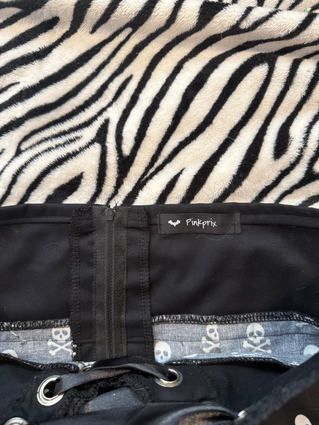 lace up corset skull skirt size s