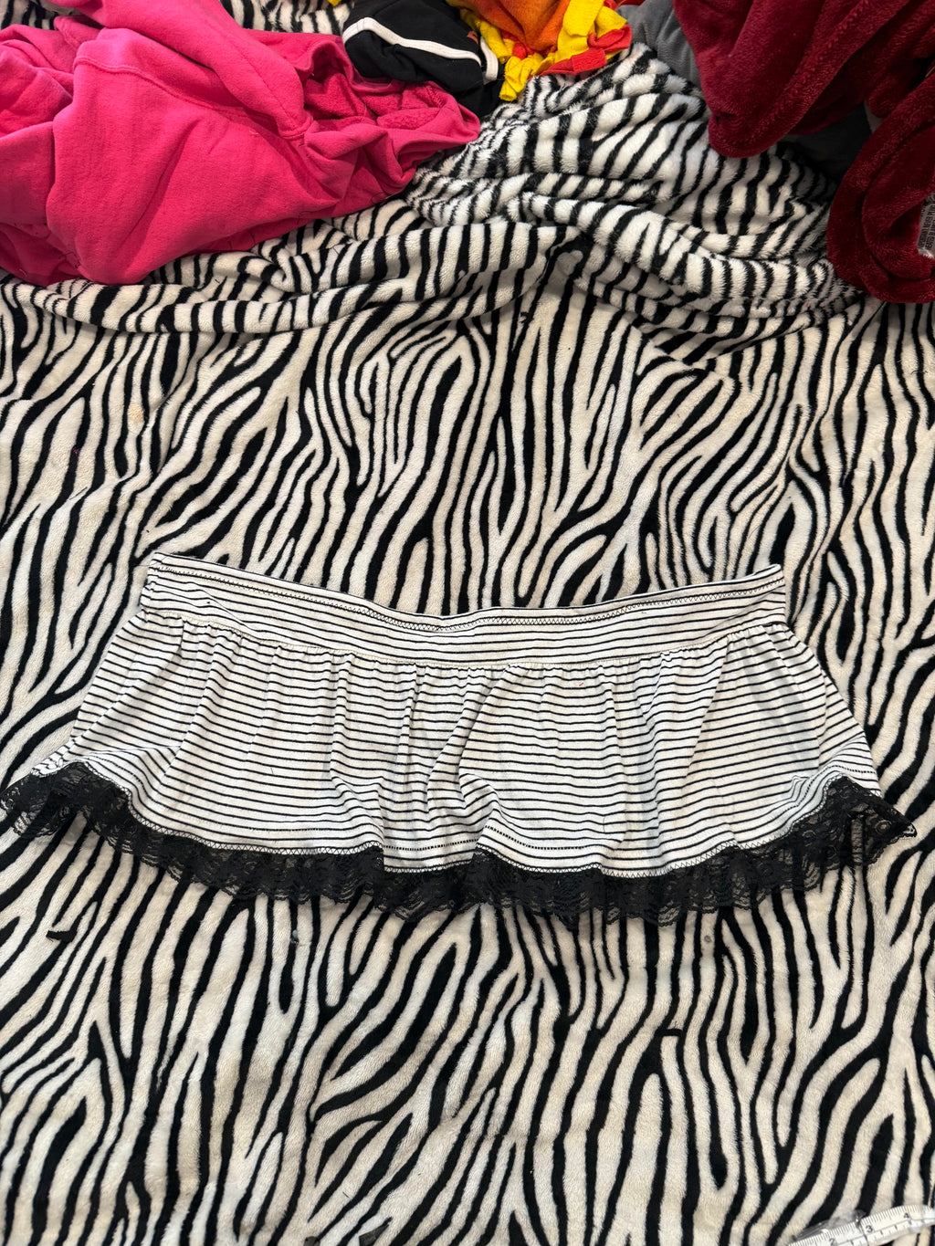 brass knuckle stripe lace skirt size xl/2xl