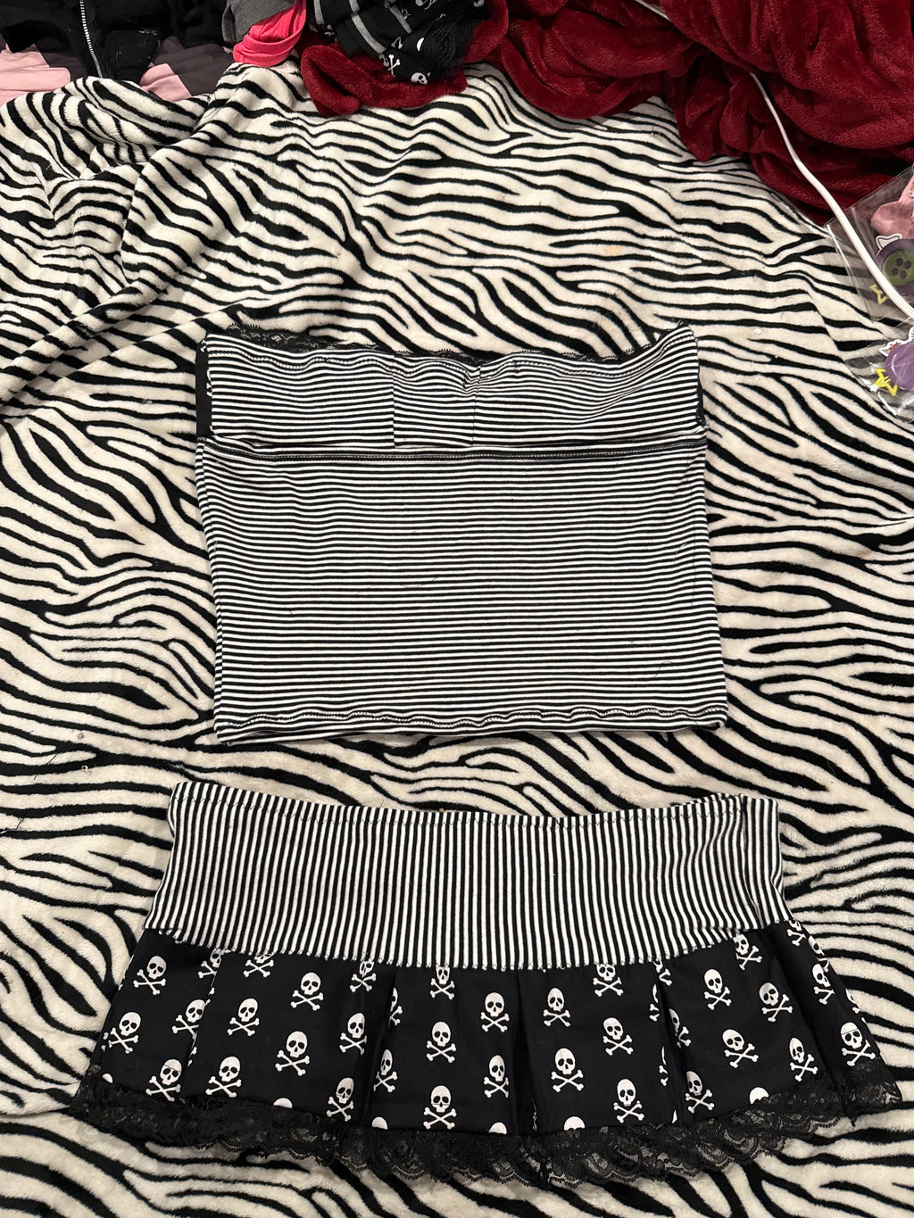 striped skull set size m