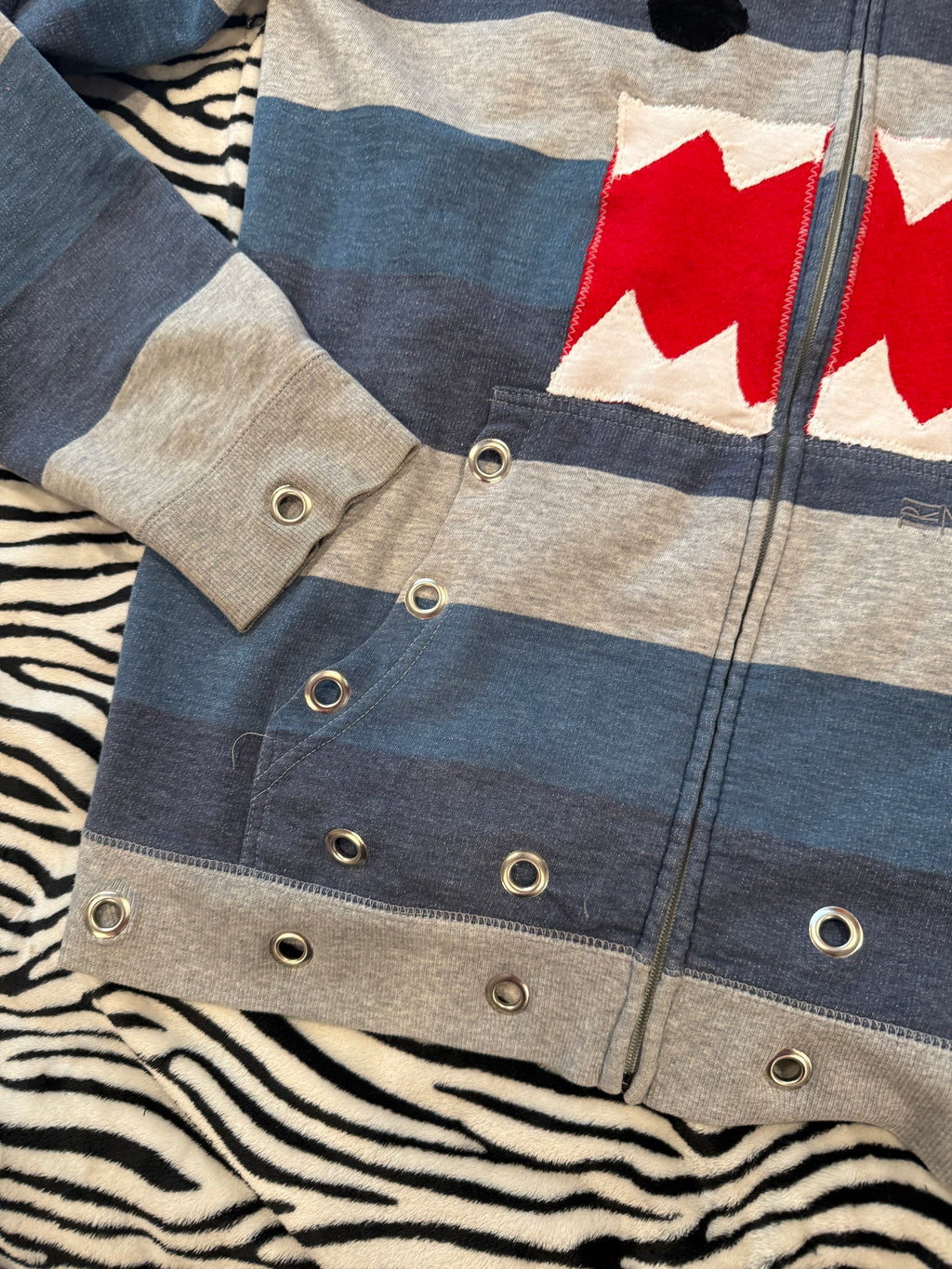 Domo zip up size 2xl men’s/3xl women’s