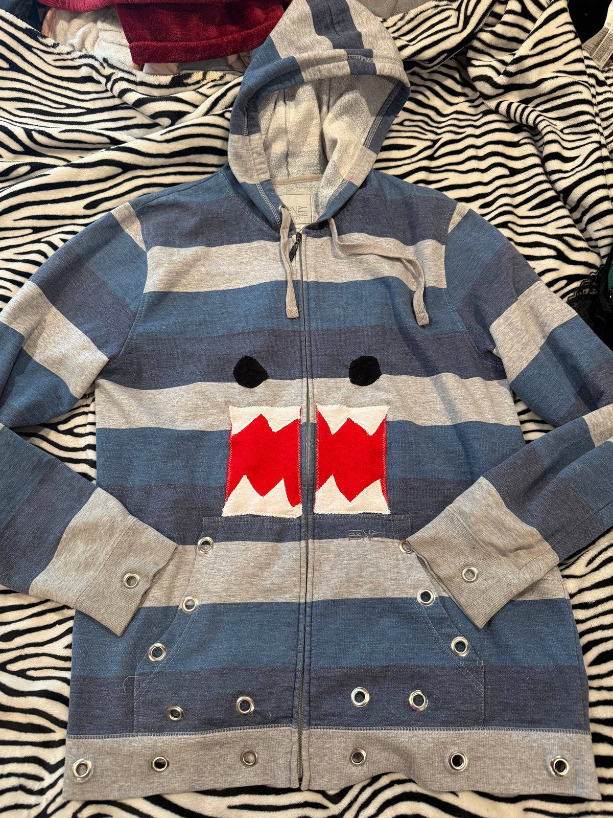 Domo zip up size 2xl men’s/3xl women’s