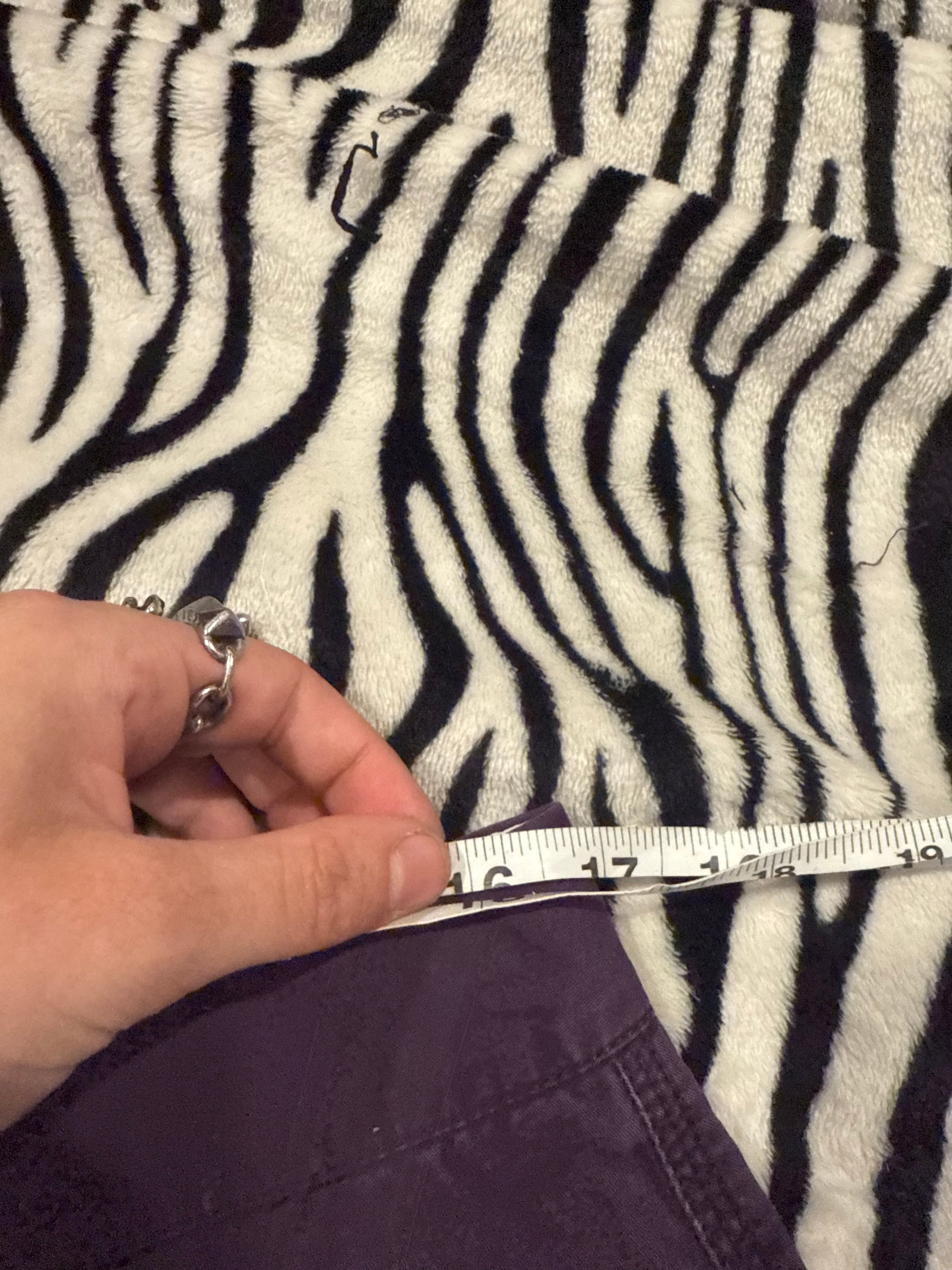 purple & black brass knuckle skirt size L