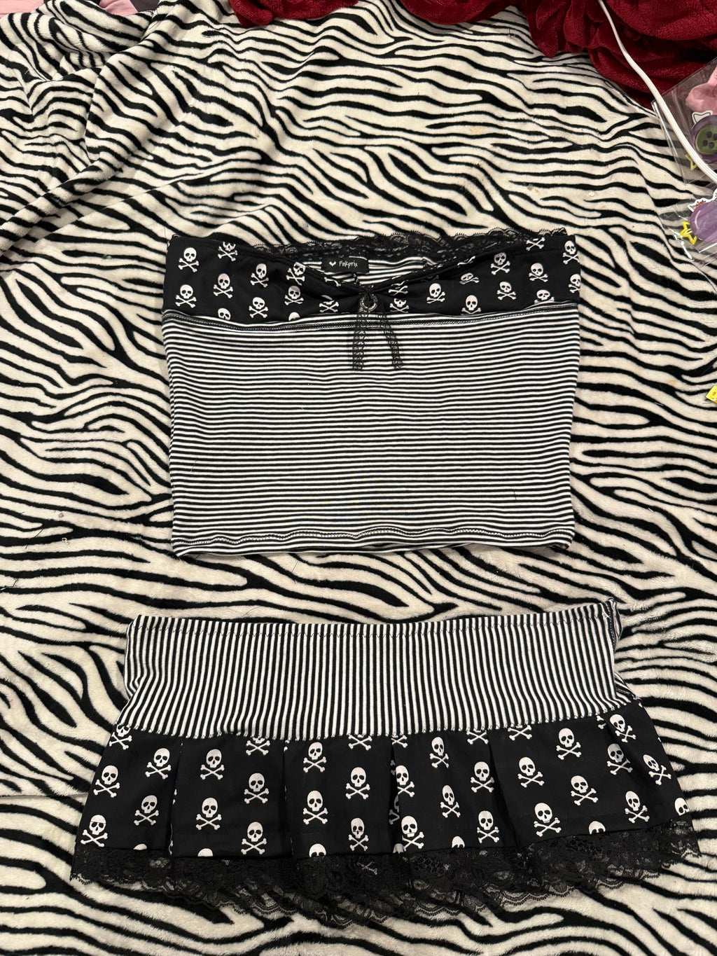 striped skull set size m