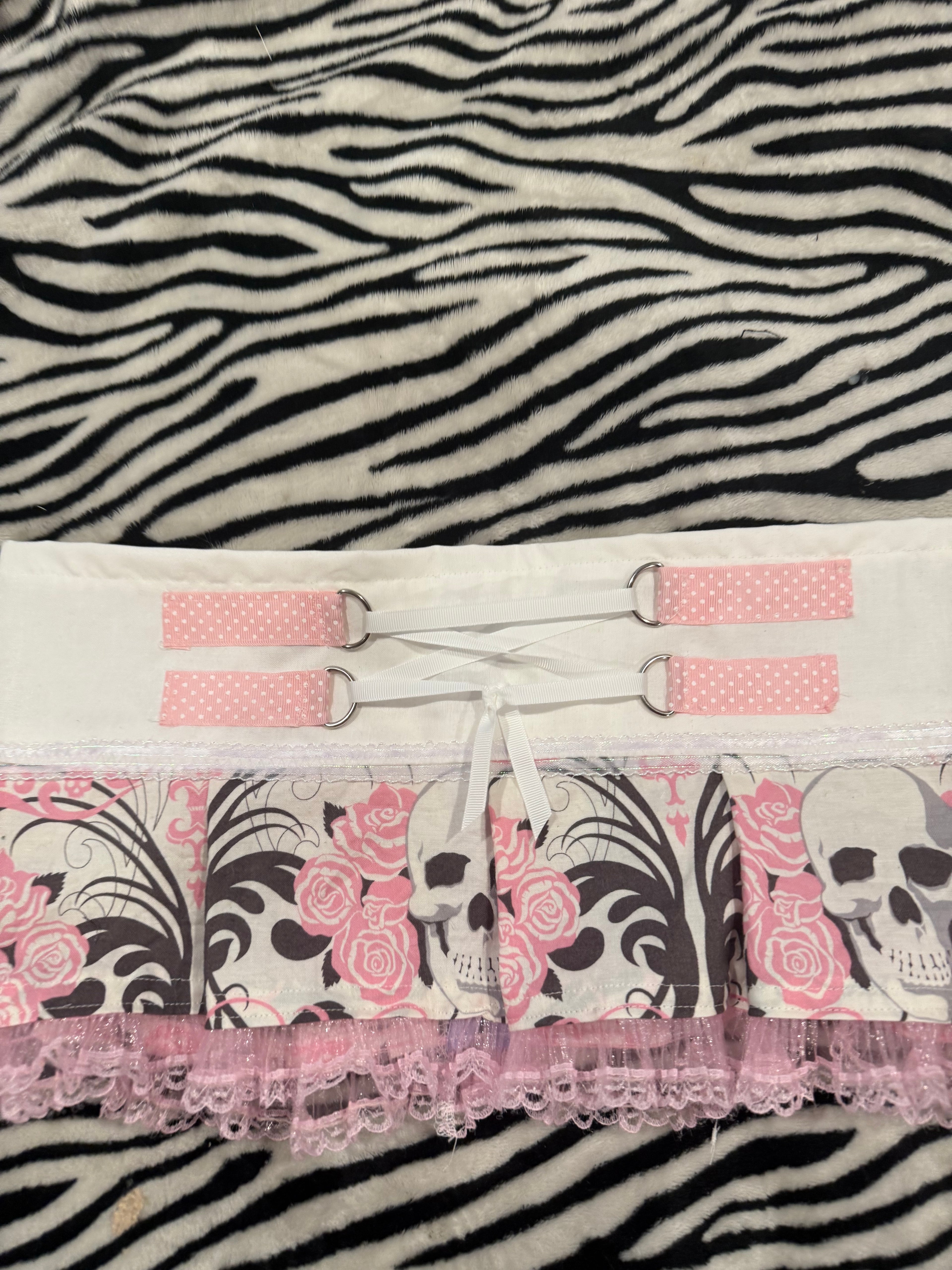 pastel skull lace up skirt size M