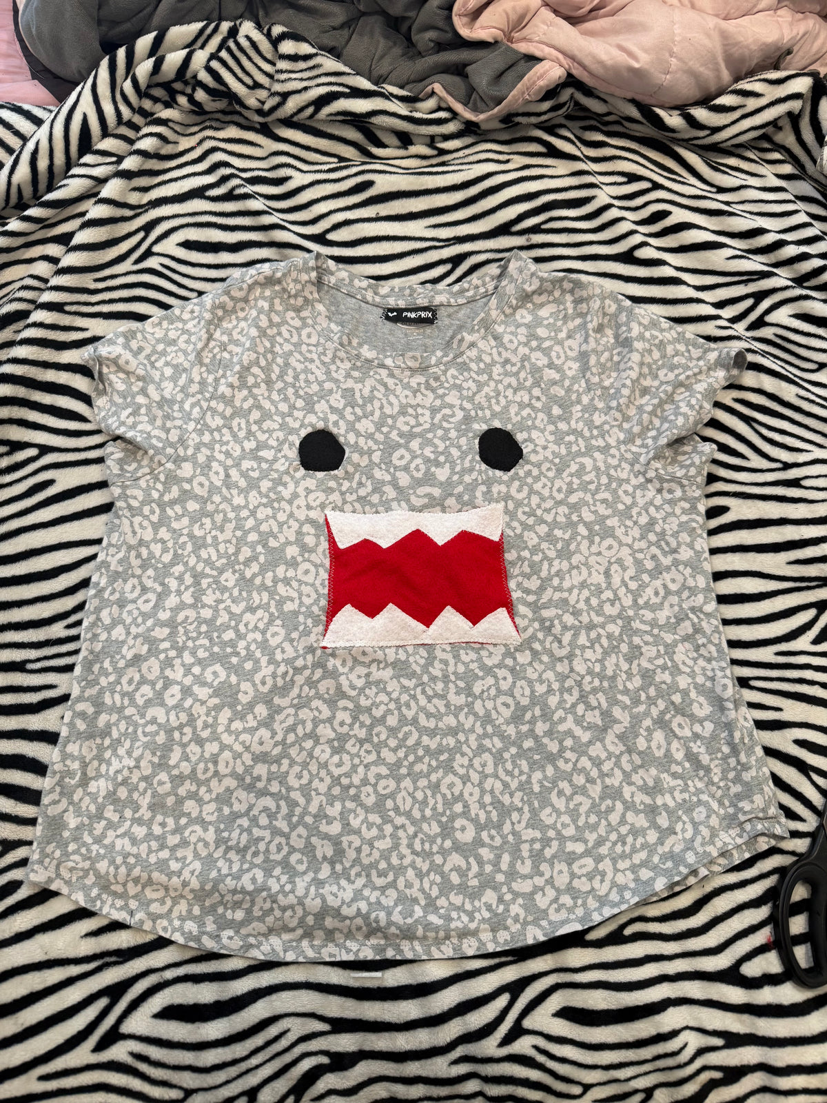 Cheetah print domo tee size xl