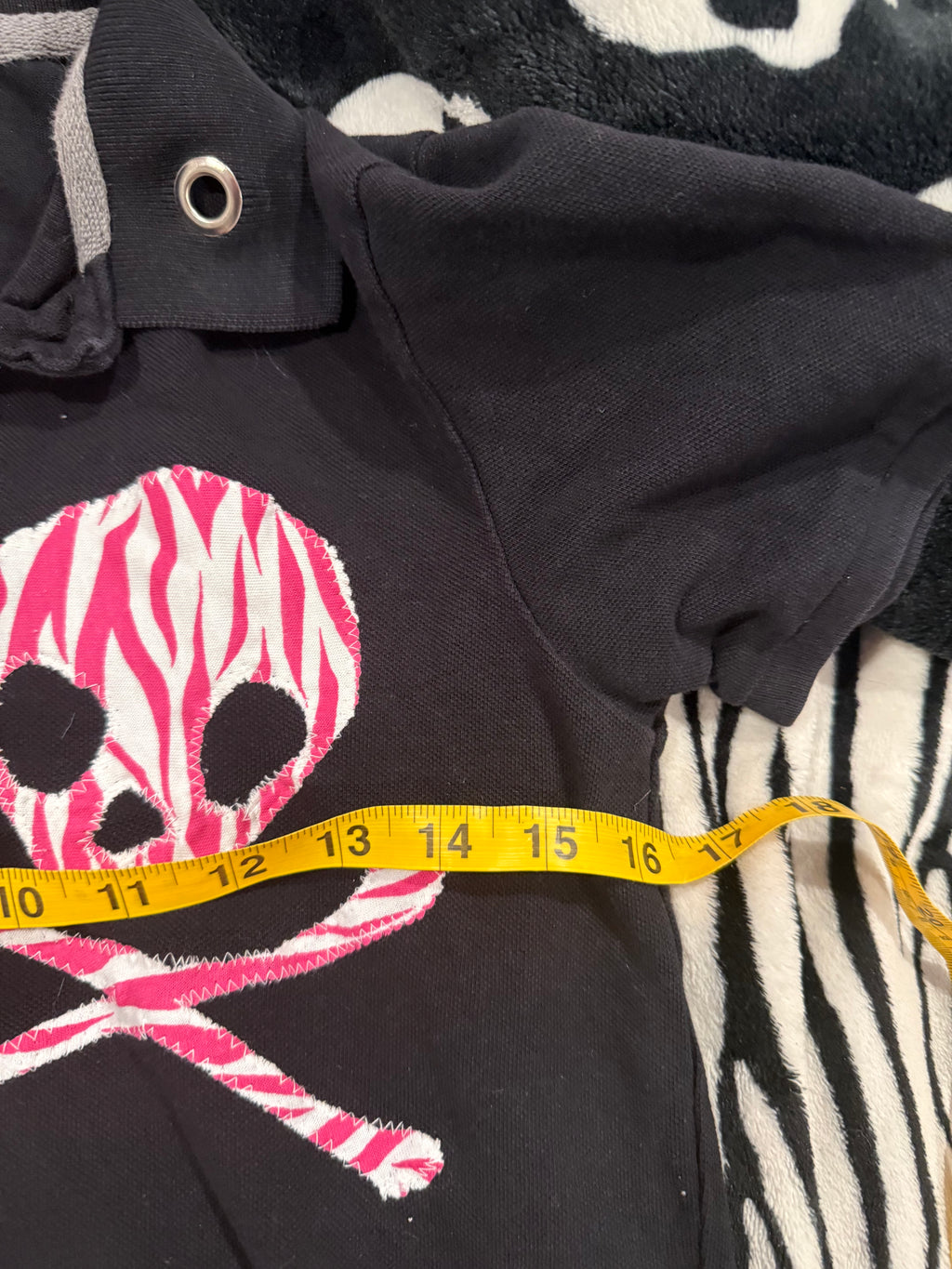 pink & white zebra skull polo size s/m