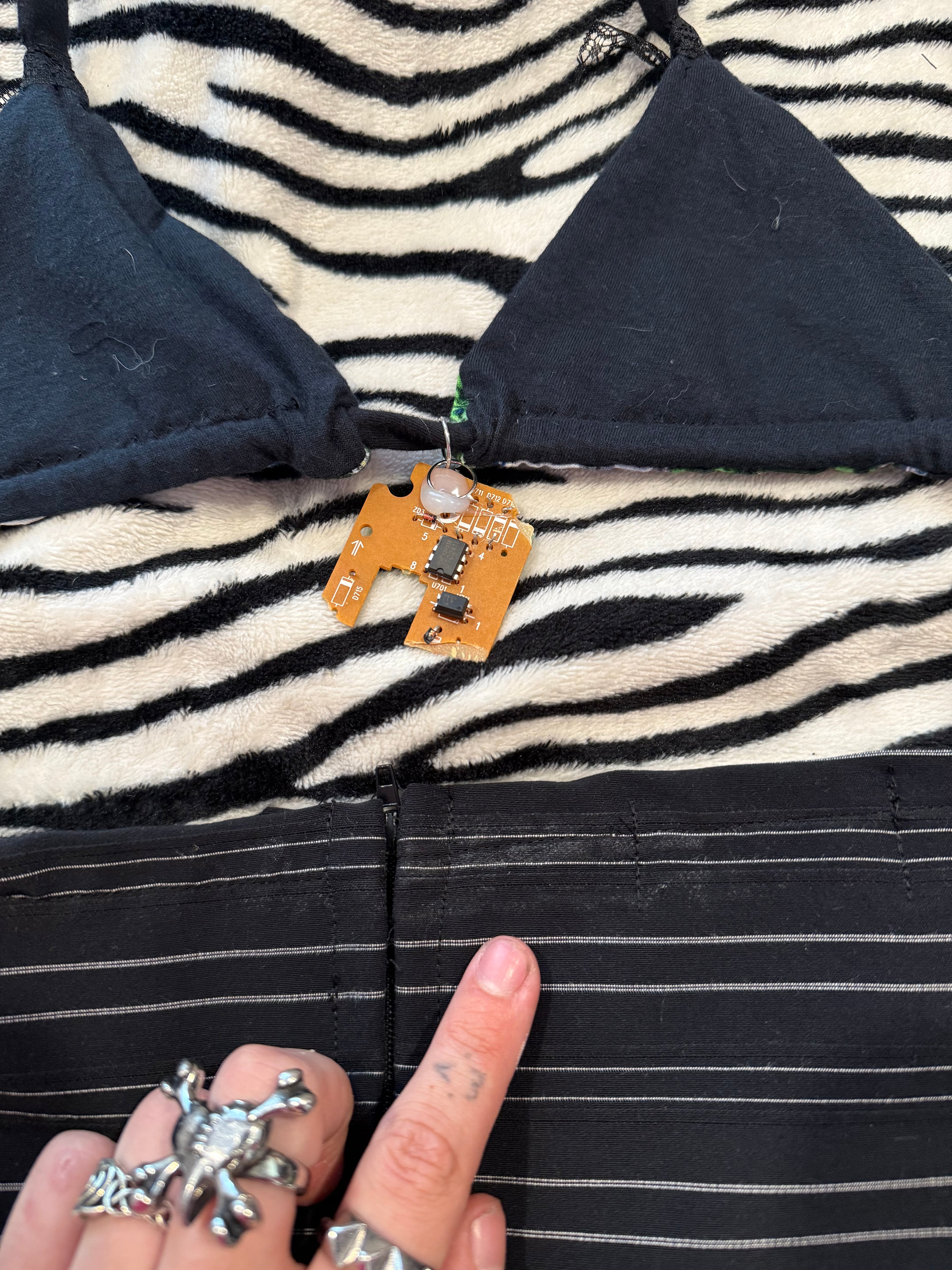 circuit board pinstripe rave set size xs