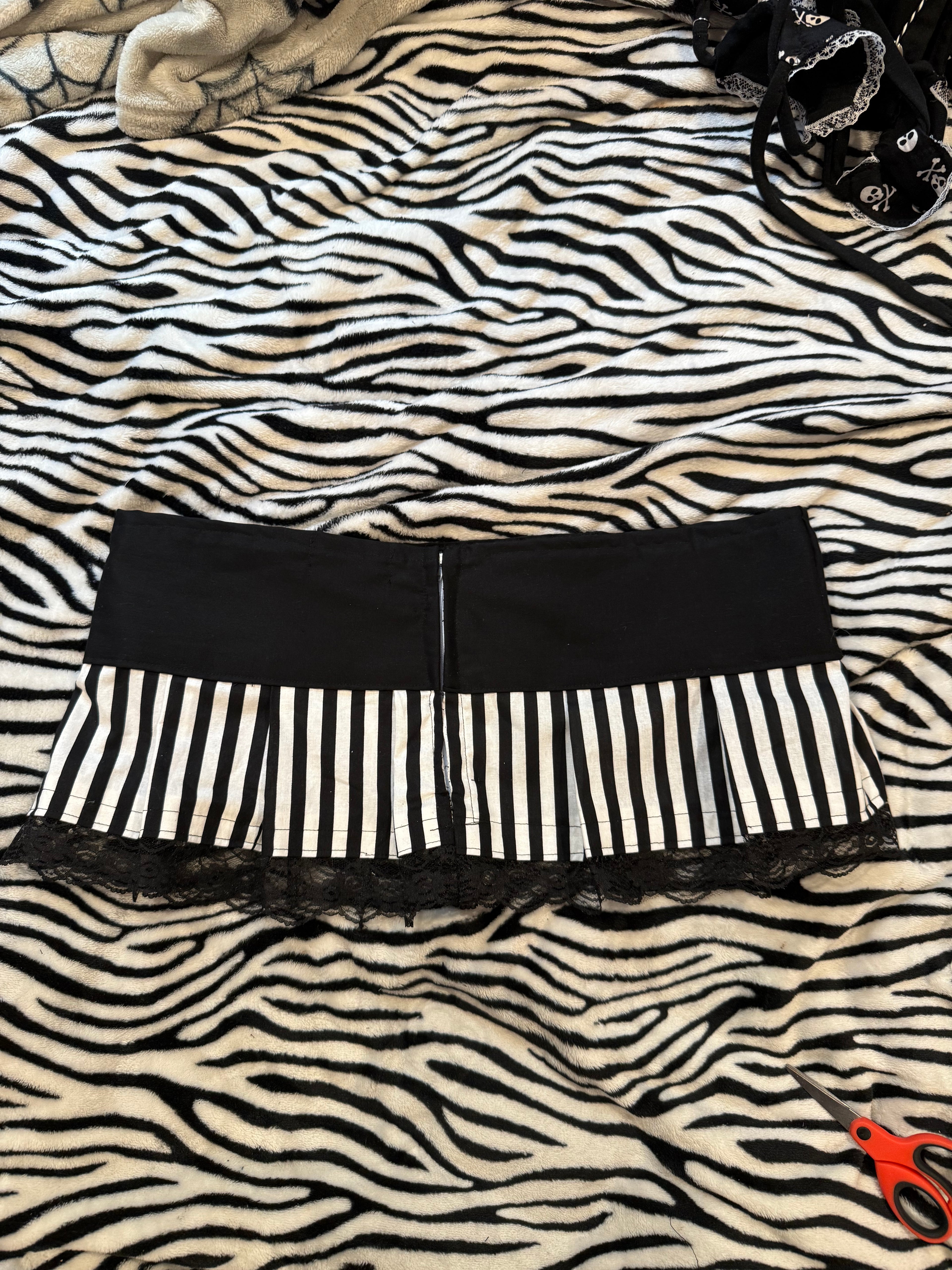 white & black striped script skirt size L