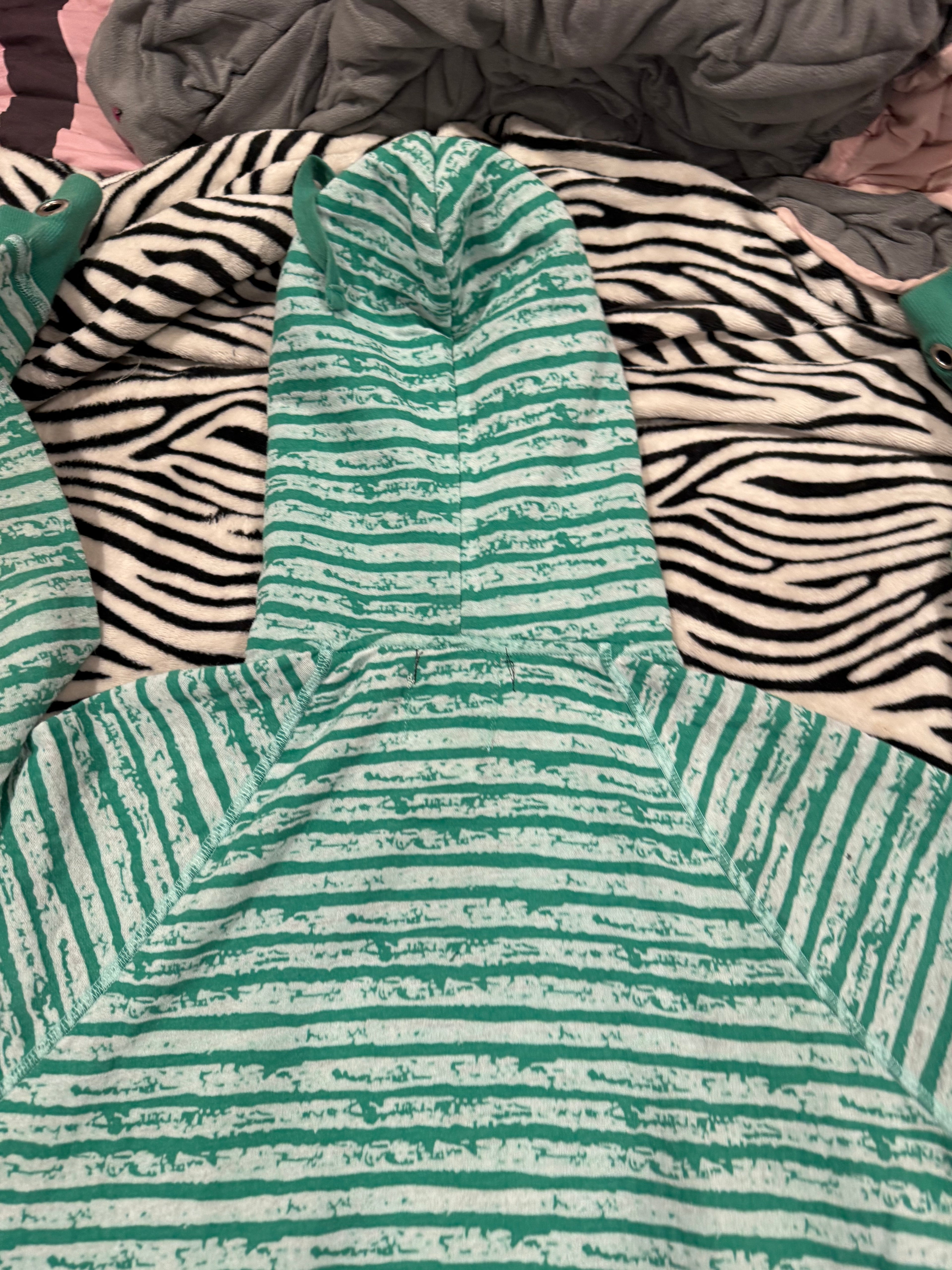domo green striped zip up size s/m