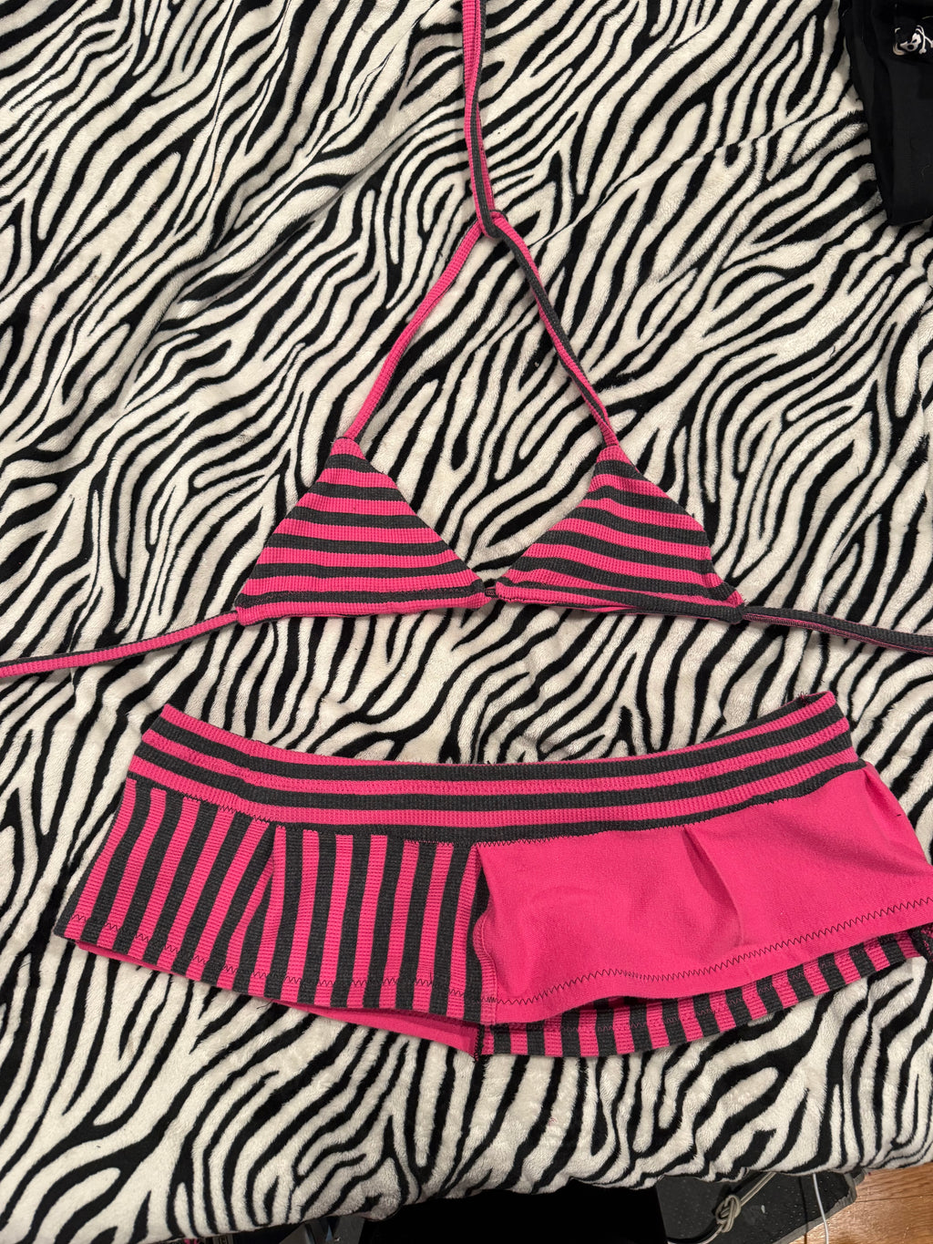 pink & grey striped rave set size m