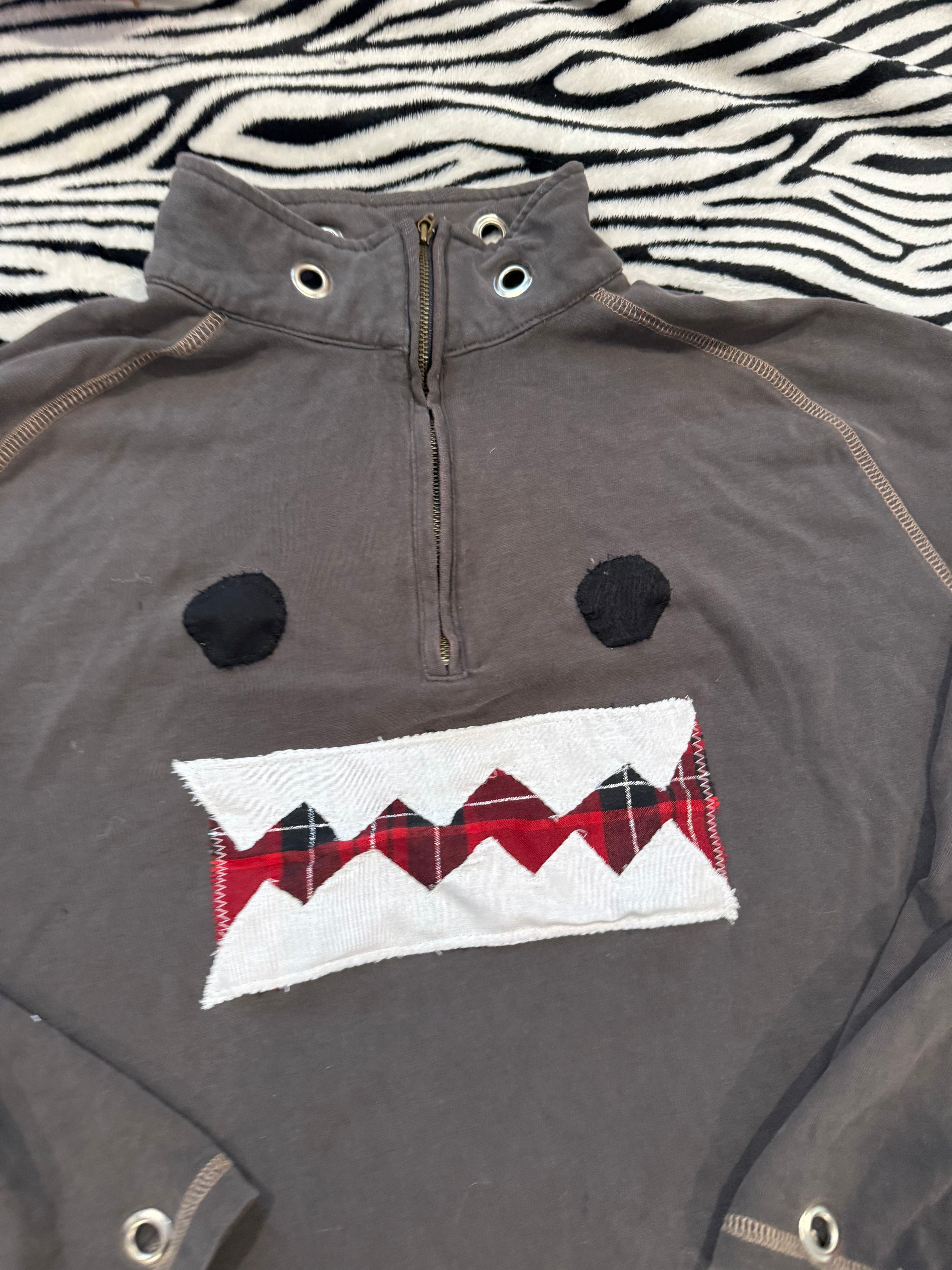 domo zip up size m men’s/ l women’s