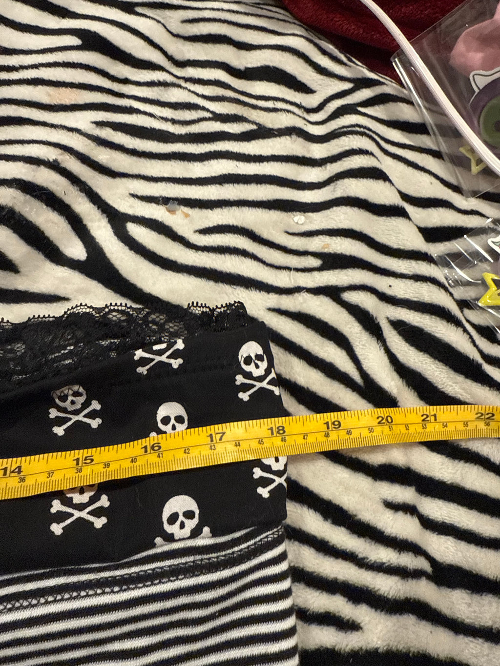 striped skull set size m