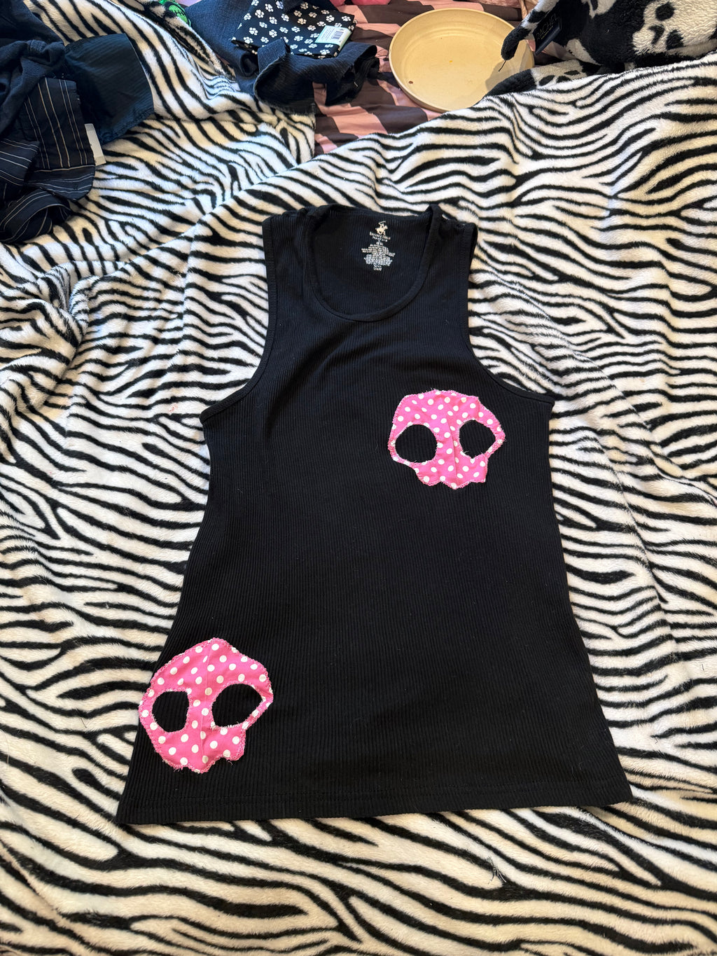 pink & white polka dot skull tank size L