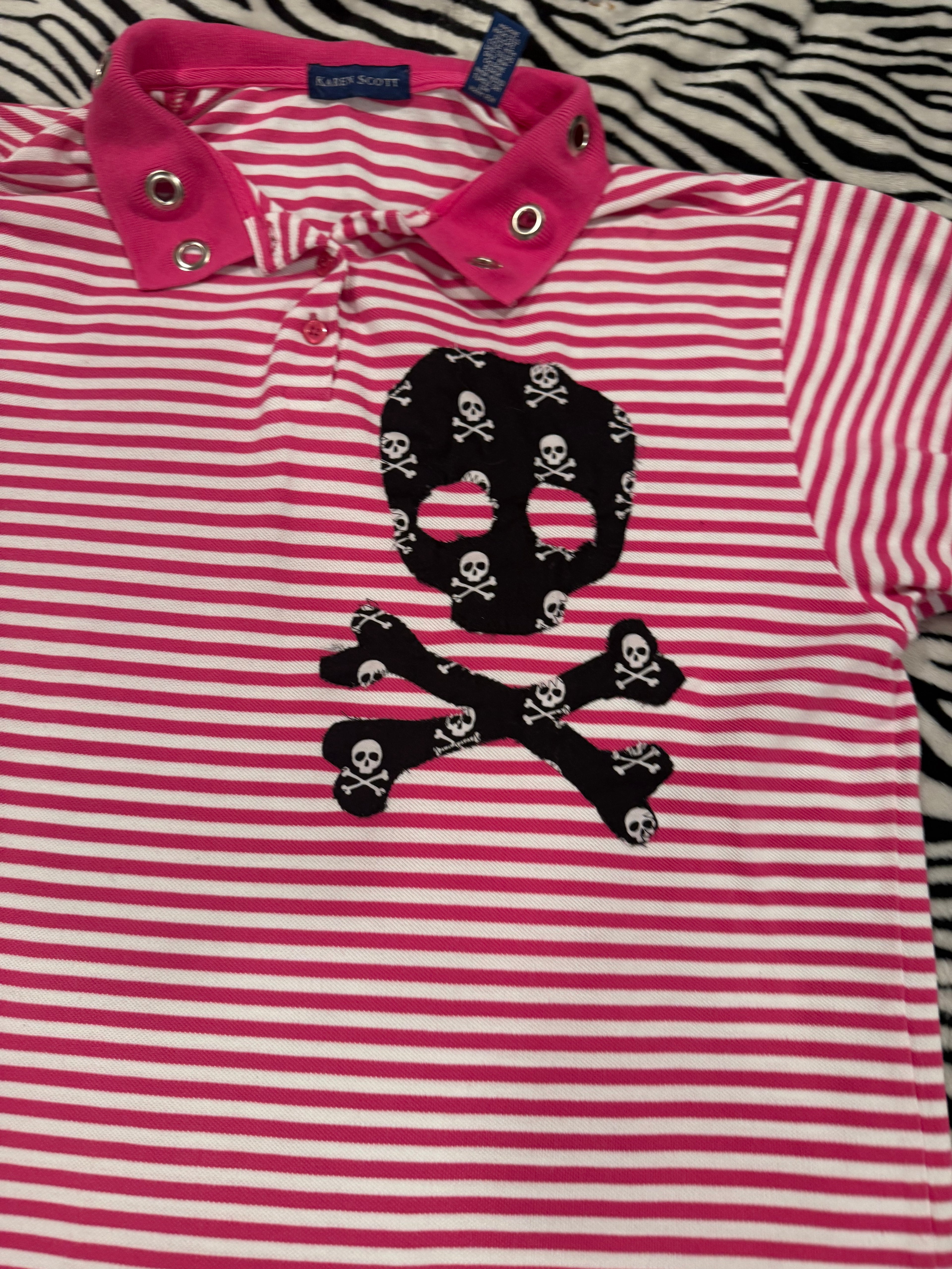 pink & white skull polo size xl