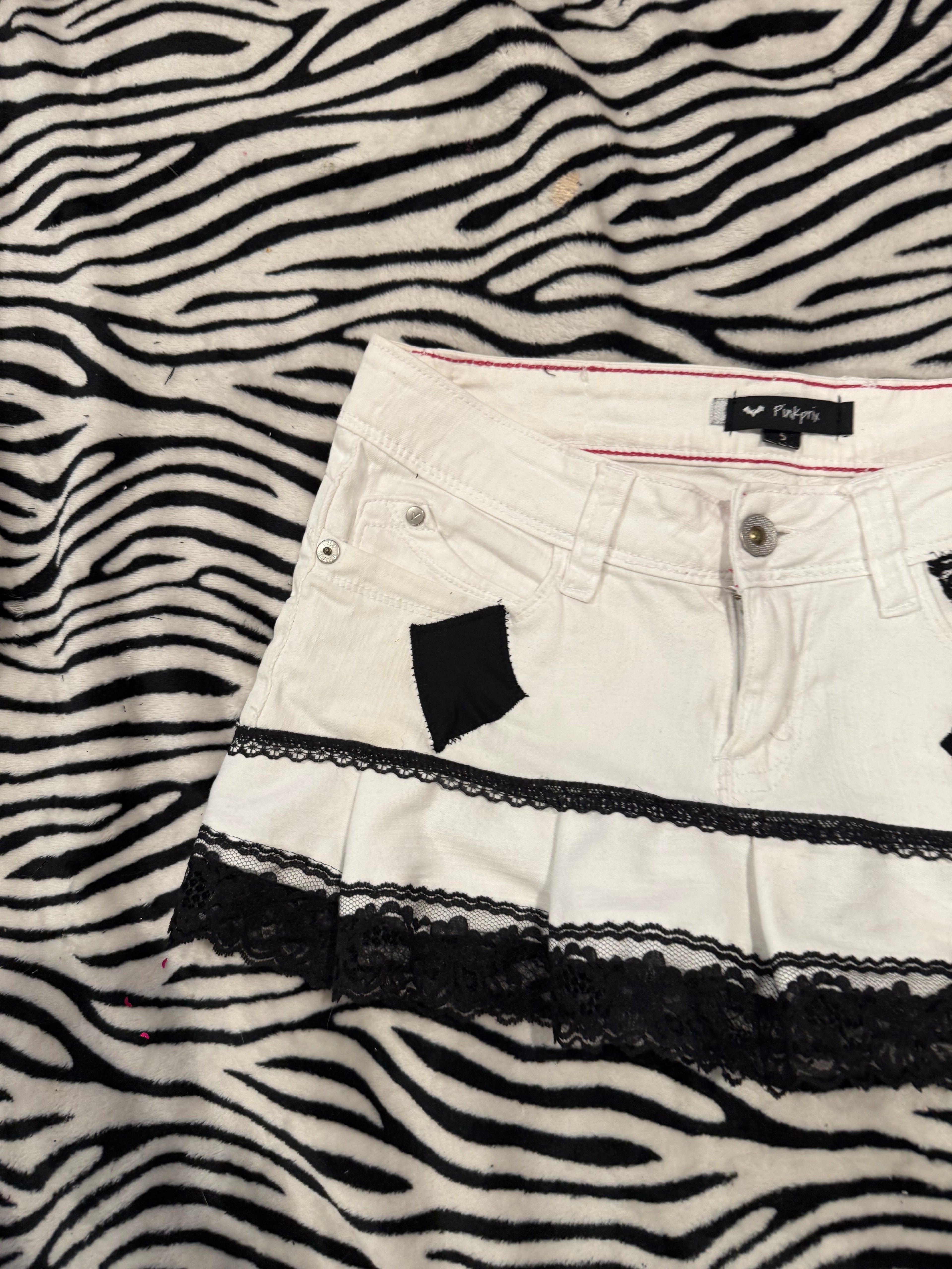 black & white diamond skirt size s/m