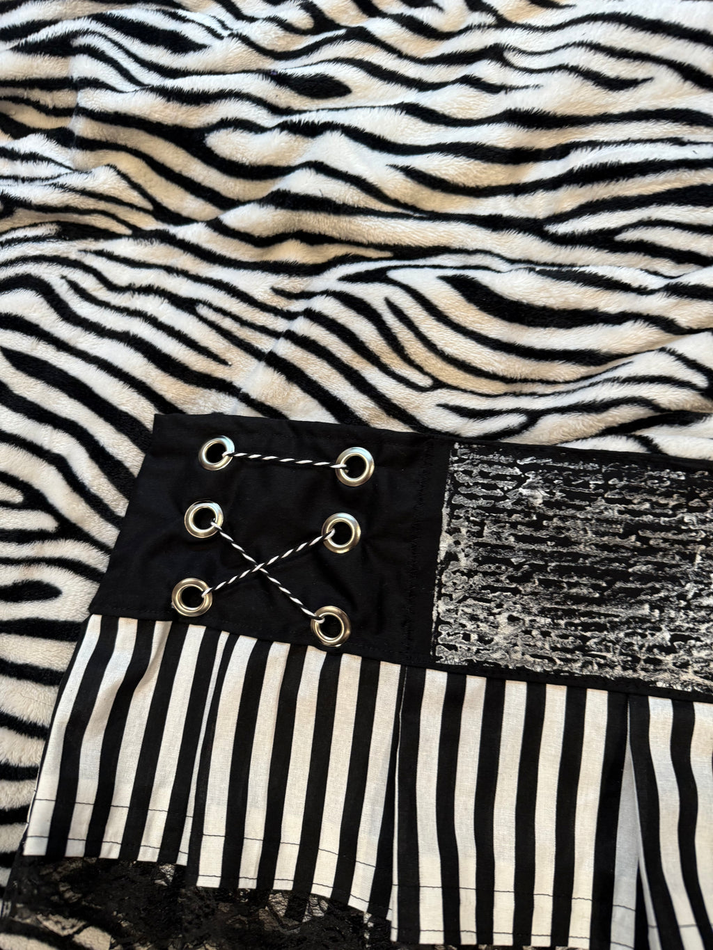 white & black striped script skirt size L