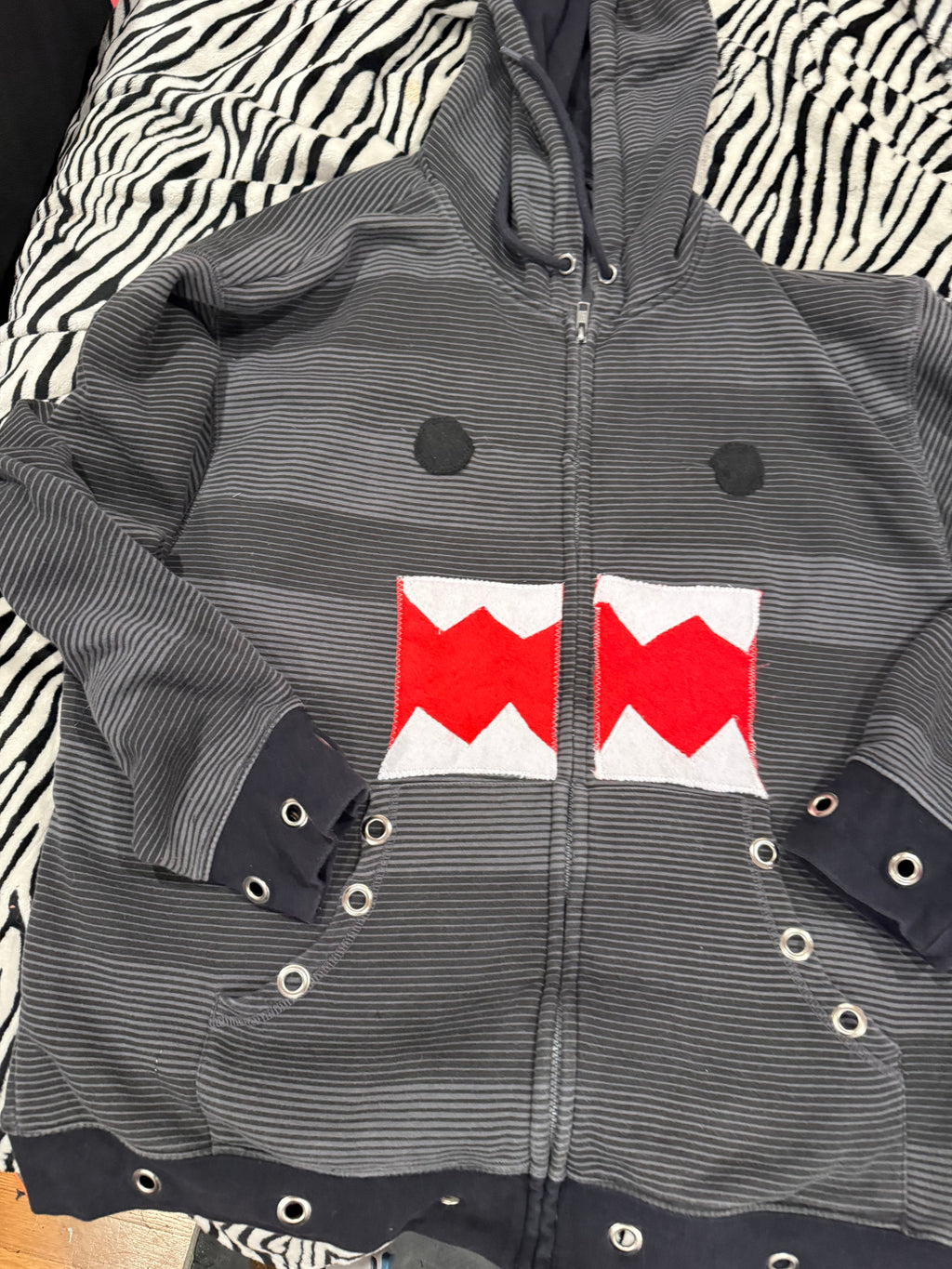 Domo striped zip up size men’s xl/womens 2xl