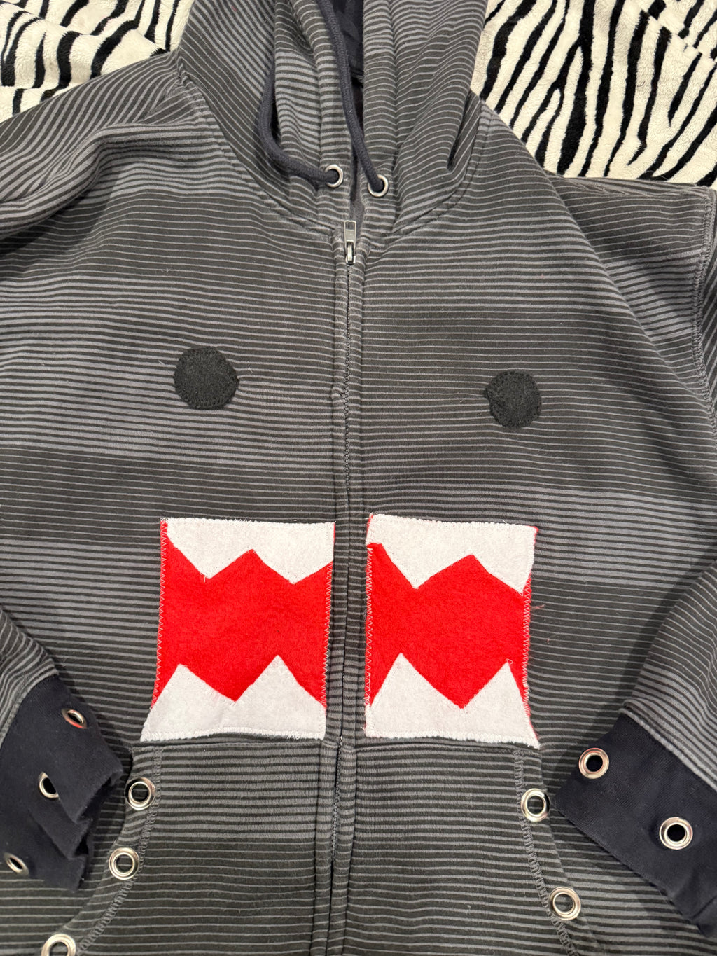 Domo striped zip up size men’s xl/womens 2xl