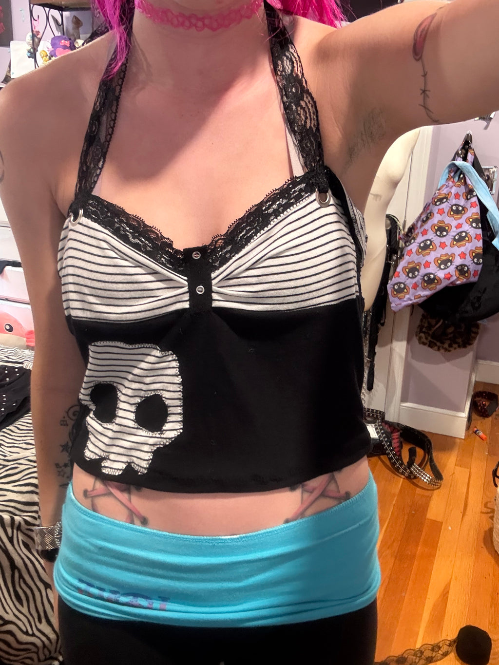 black & white stripe skull top size xs/s