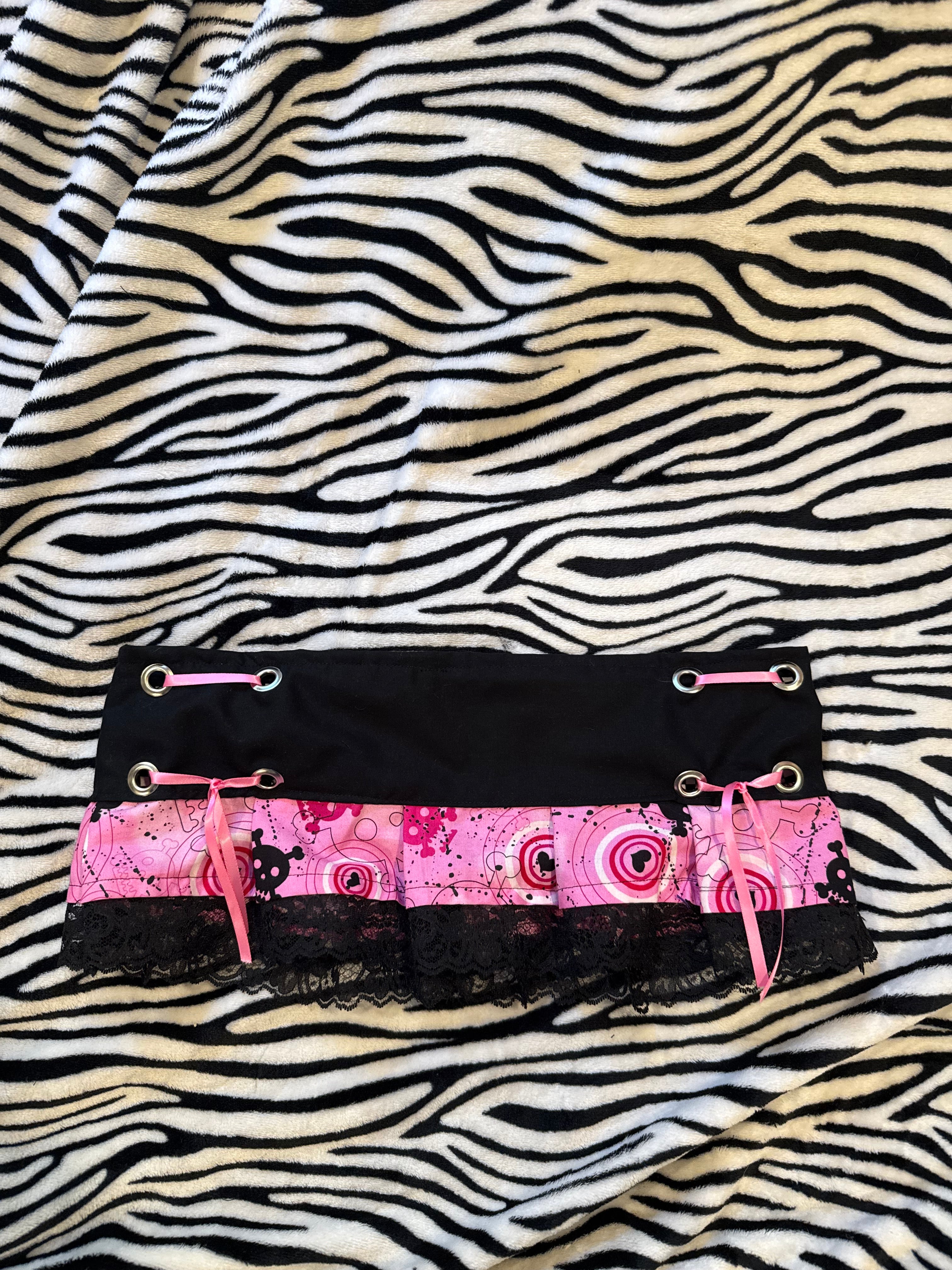 pink & black skull micro skirt size xs